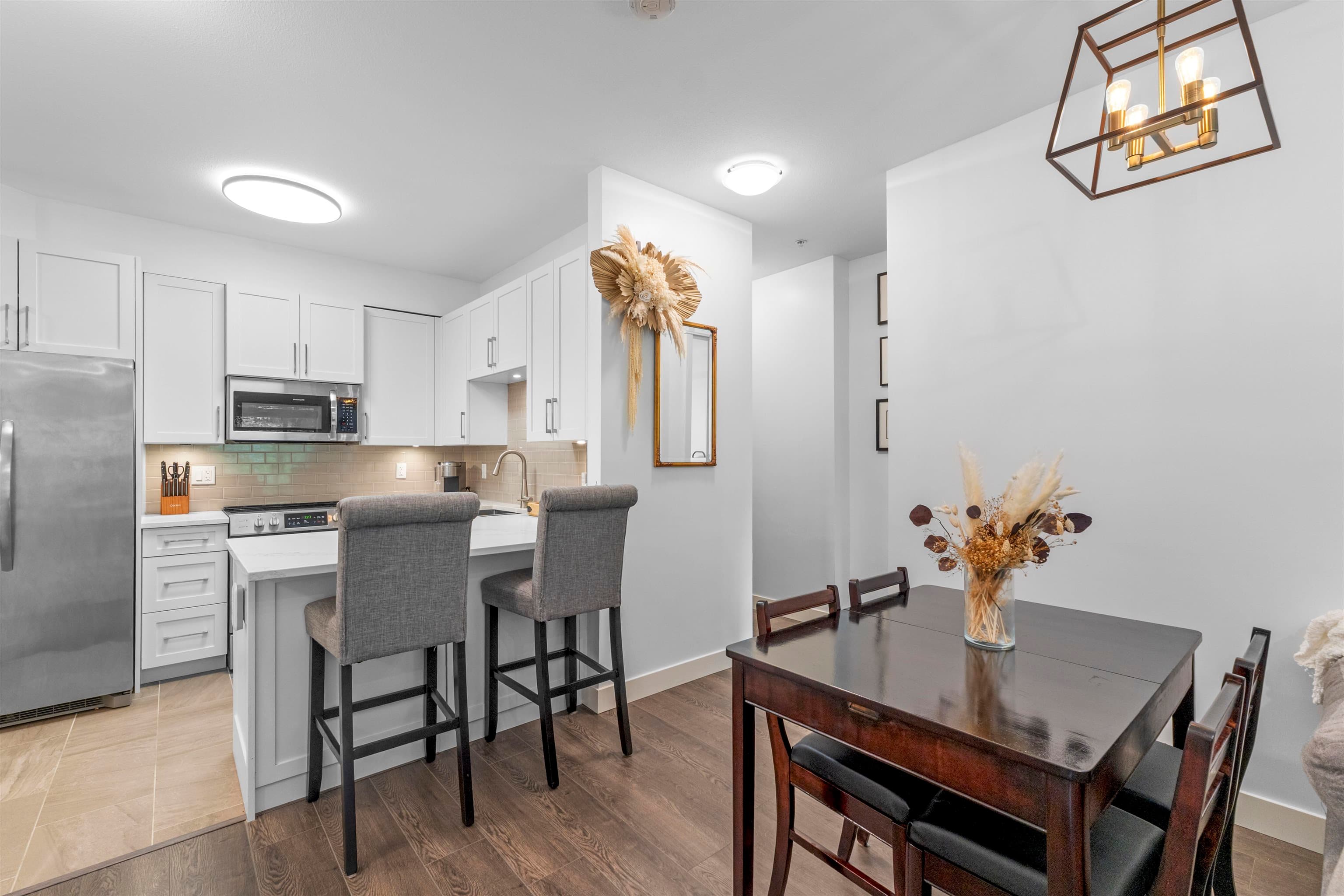 208 - 12525 190a Street, Pitt Meadows, V3Y 0E1 — photo 2