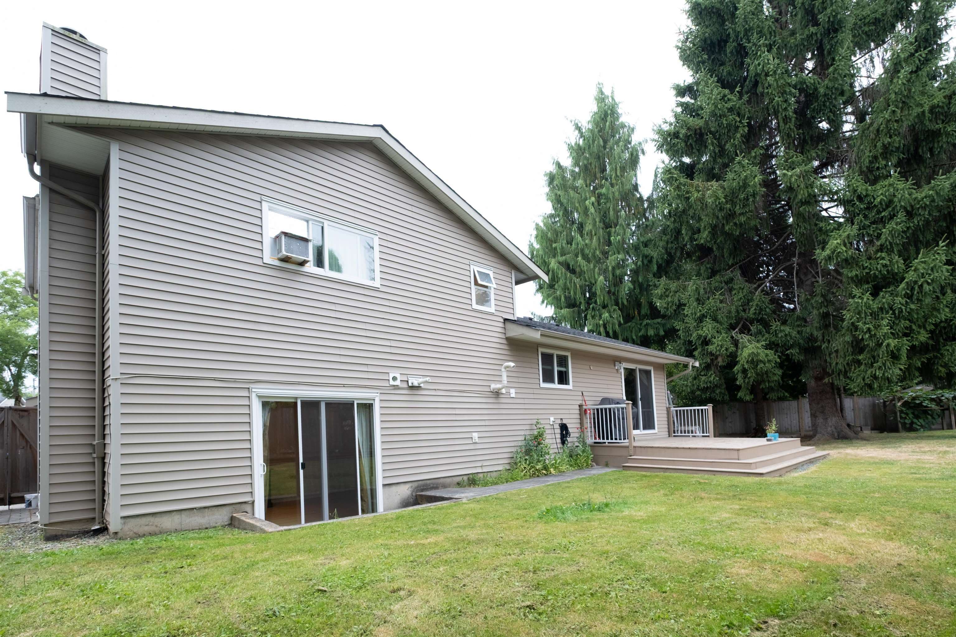 9222 132a Street, Surrey, V3V 7E1 — photo 3