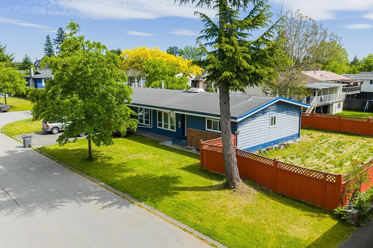 9303 Stuart Crescent, Surrey, V3V 1T8 — photo 3