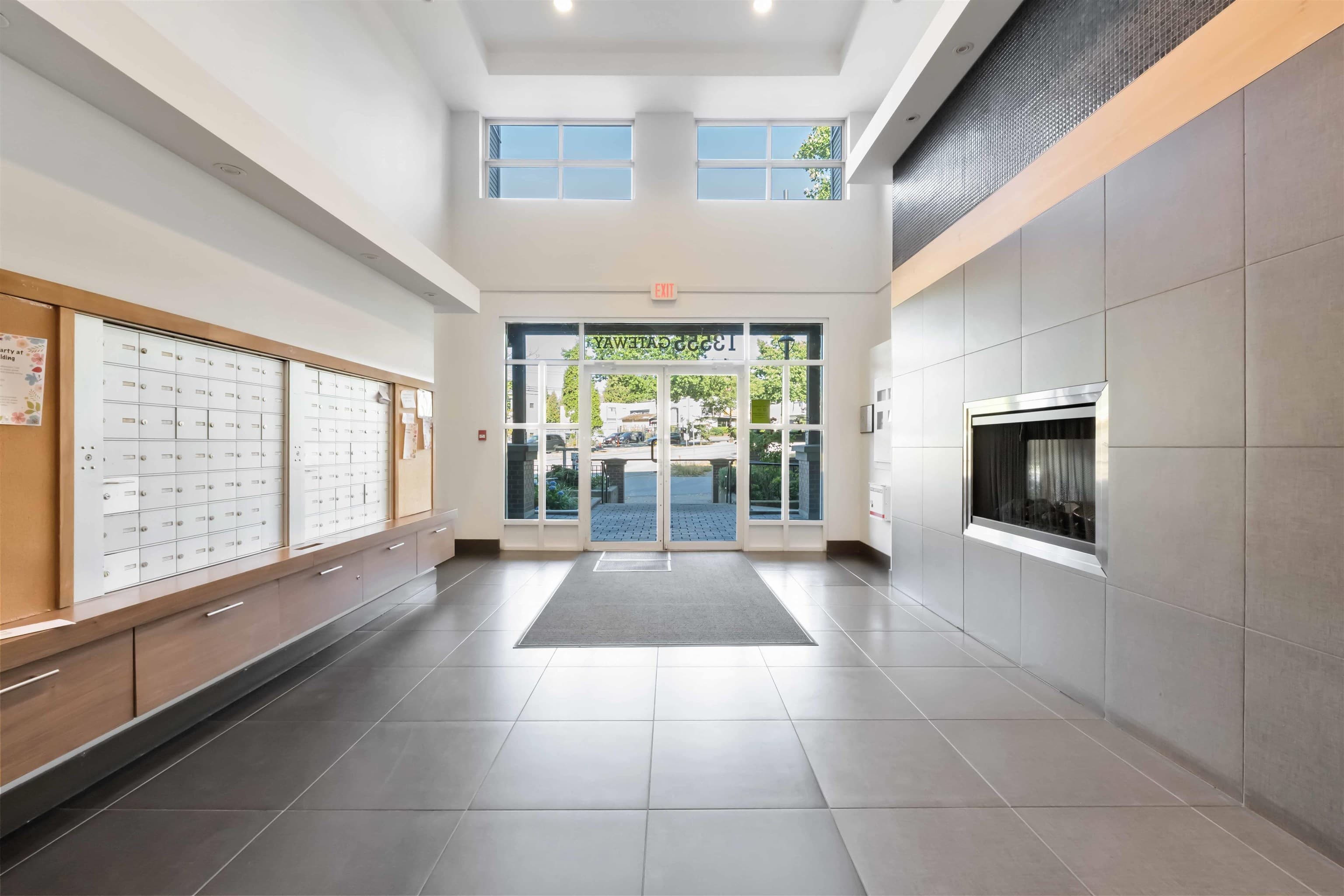216 - 13555 Gateway Drive, Surrey, V3T 0B5 — photo 5