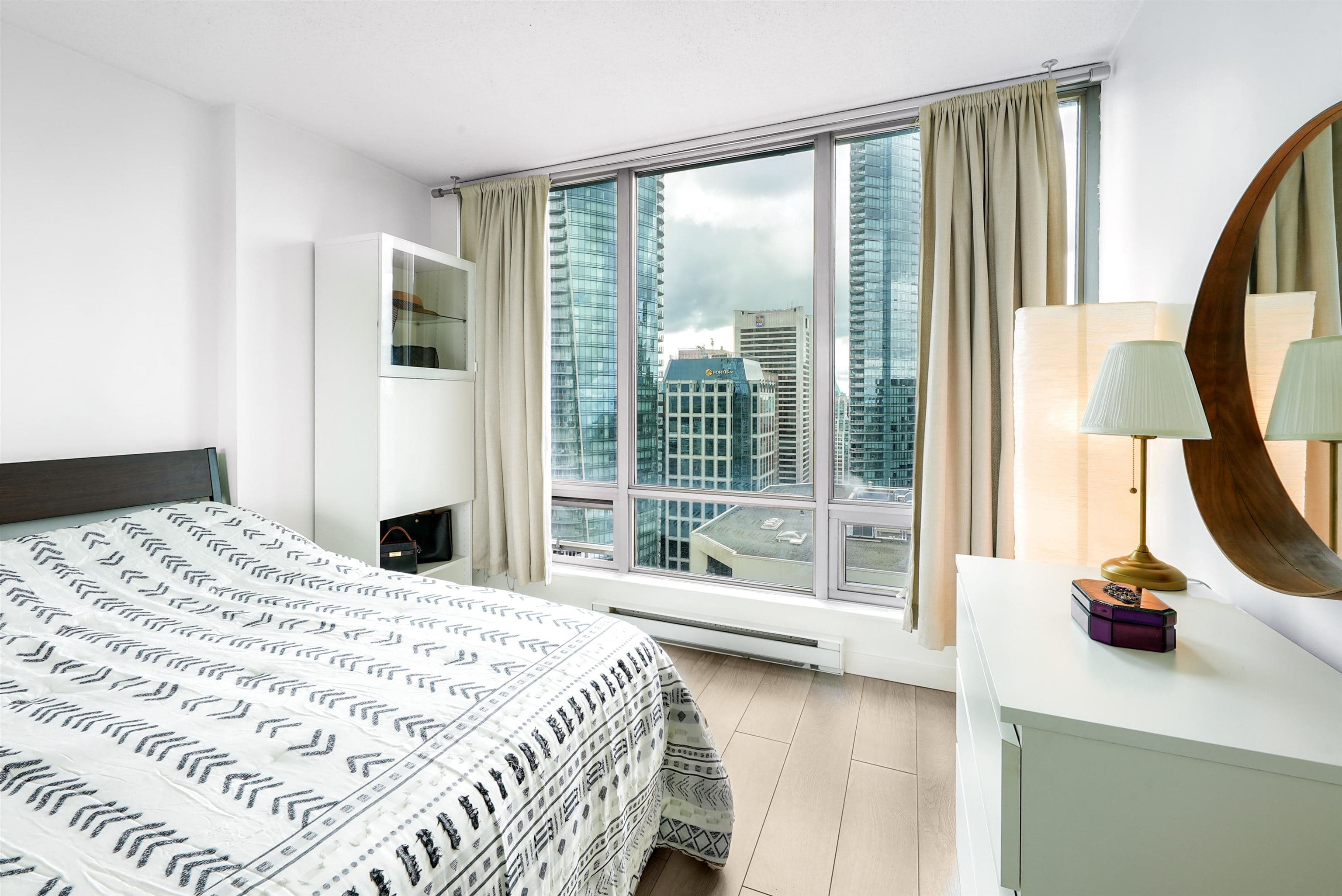 3304 - 1200 W Georgia Street, Vancouver, V6E 4R2 — photo 4