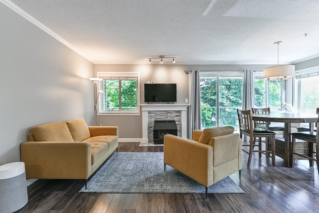 211 - 33688 King Road, Abbotsford, V2S 7P9 — photo 1