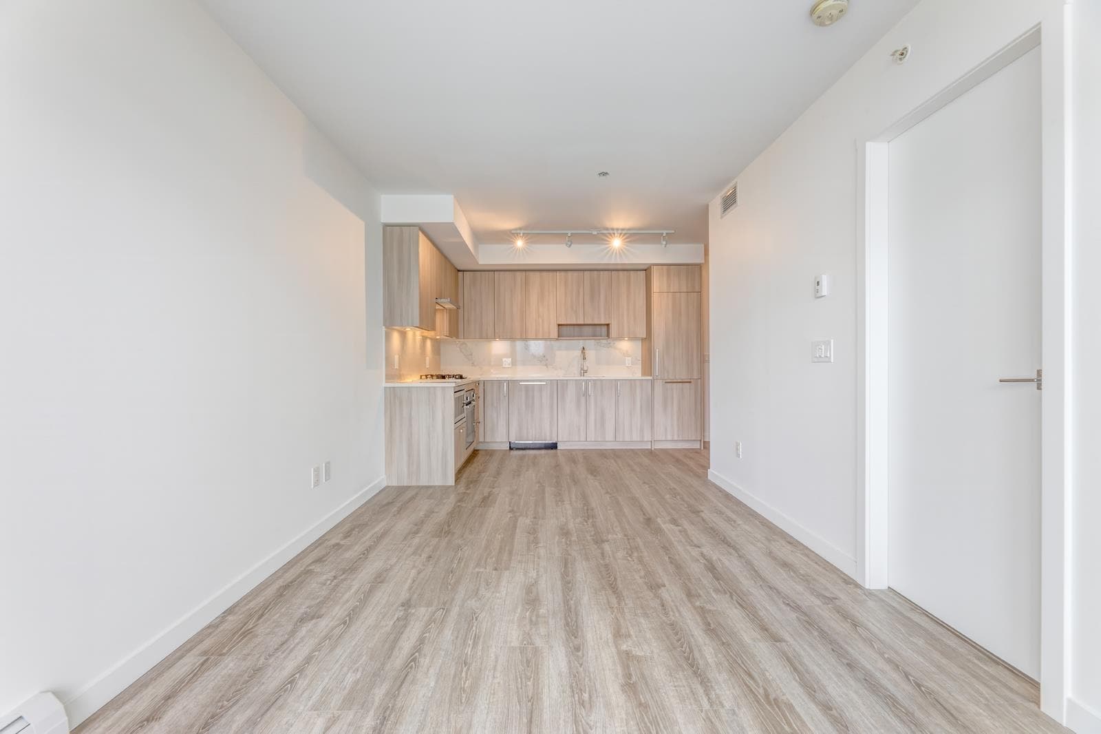 910 - 13350 Central Avenue, Surrey, V3T 0S1 — photo 3
