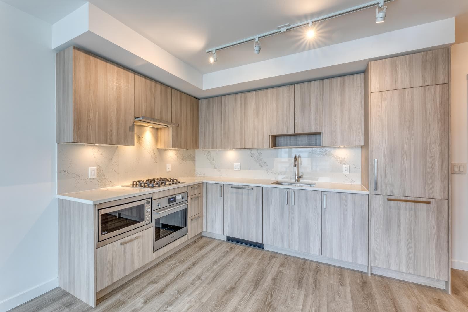 910 - 13350 Central Avenue, Surrey, V3T 0S1 — photo 4