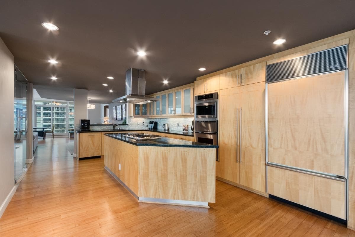 1402 - 1233 W Cordova Street, Vancouver, V6C 3R4 — photo 2