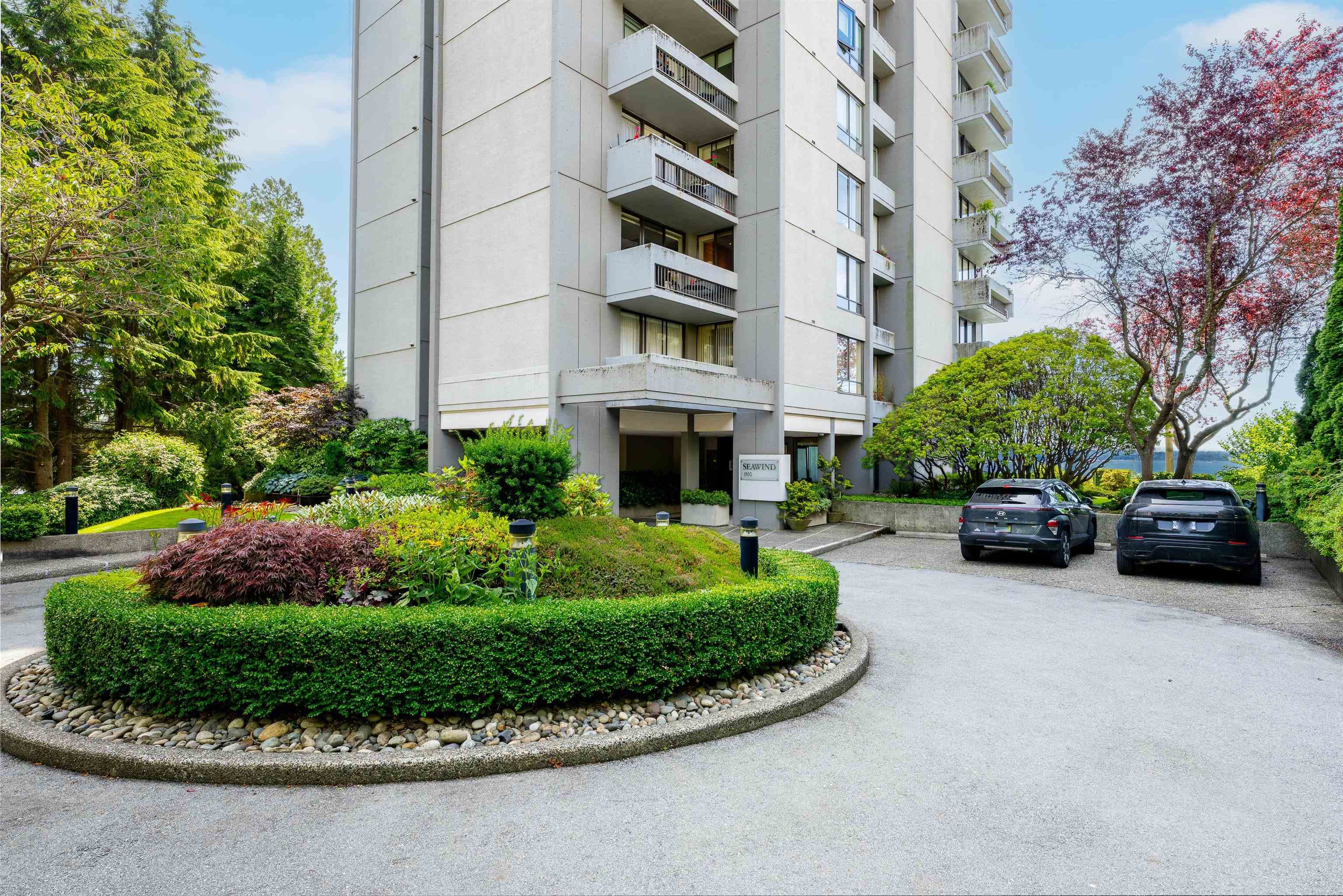 302 - 1930 Bellevue Avenue, West Vancouver, V7V 1B5 — photo 2