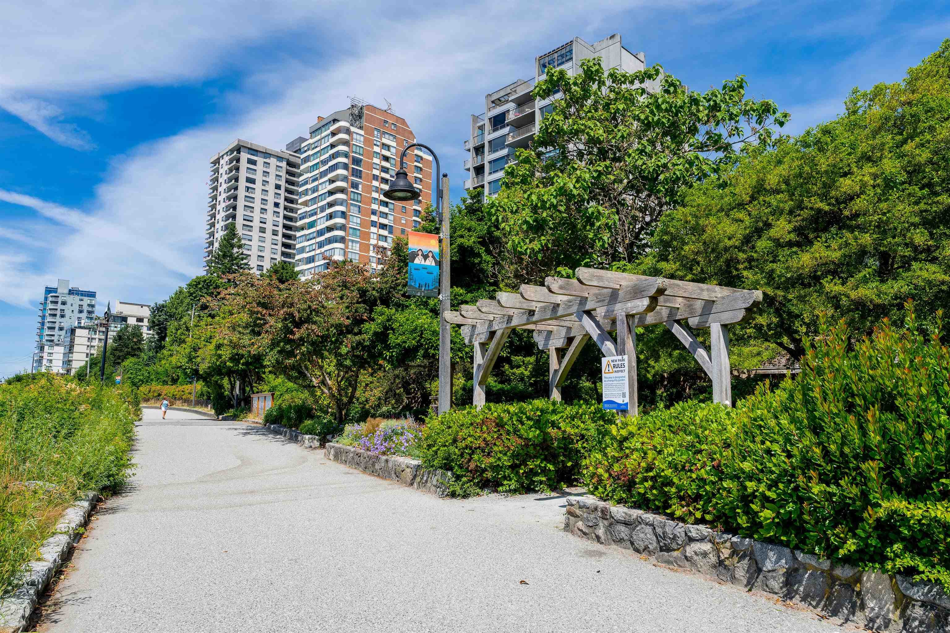 302 - 1930 Bellevue Avenue, West Vancouver, V7V 1B5 — photo 1