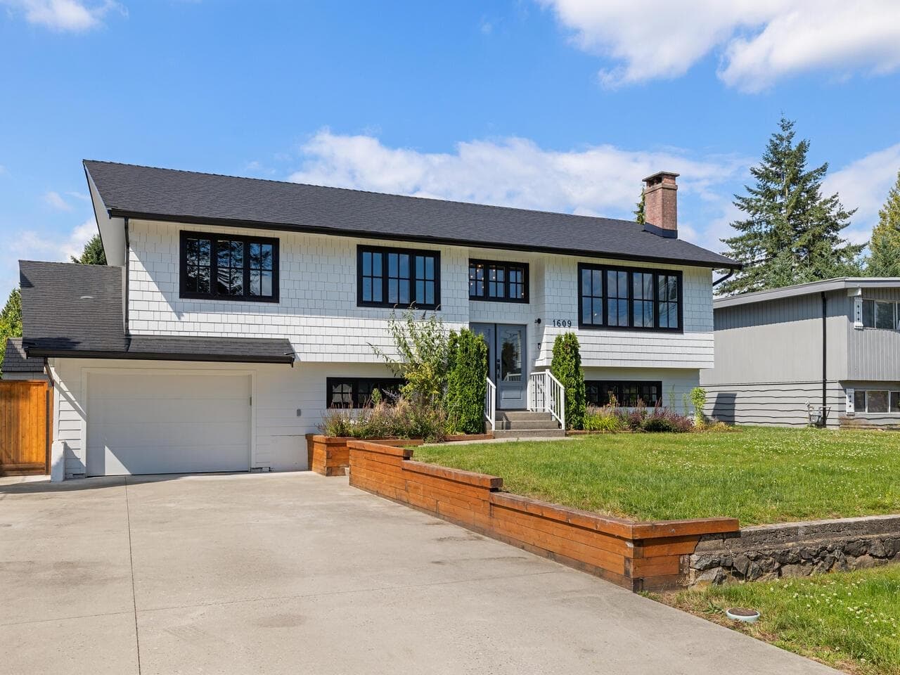 1609 Smith Avenue, Coquitlam, V3J 2Y4 — photo 2