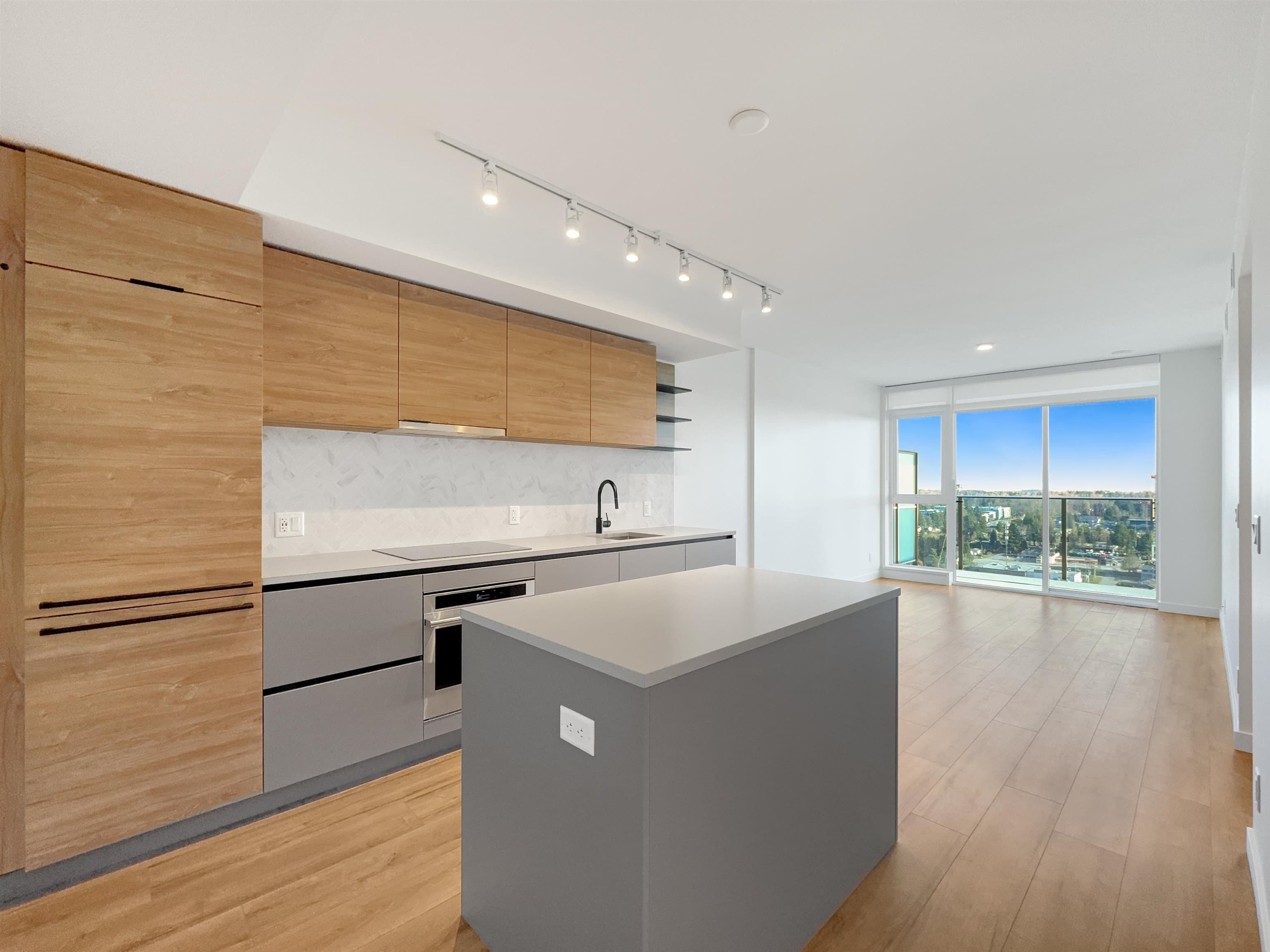 30xx - 10448 University Drive, Surrey, V3T 0S7 — photo 2