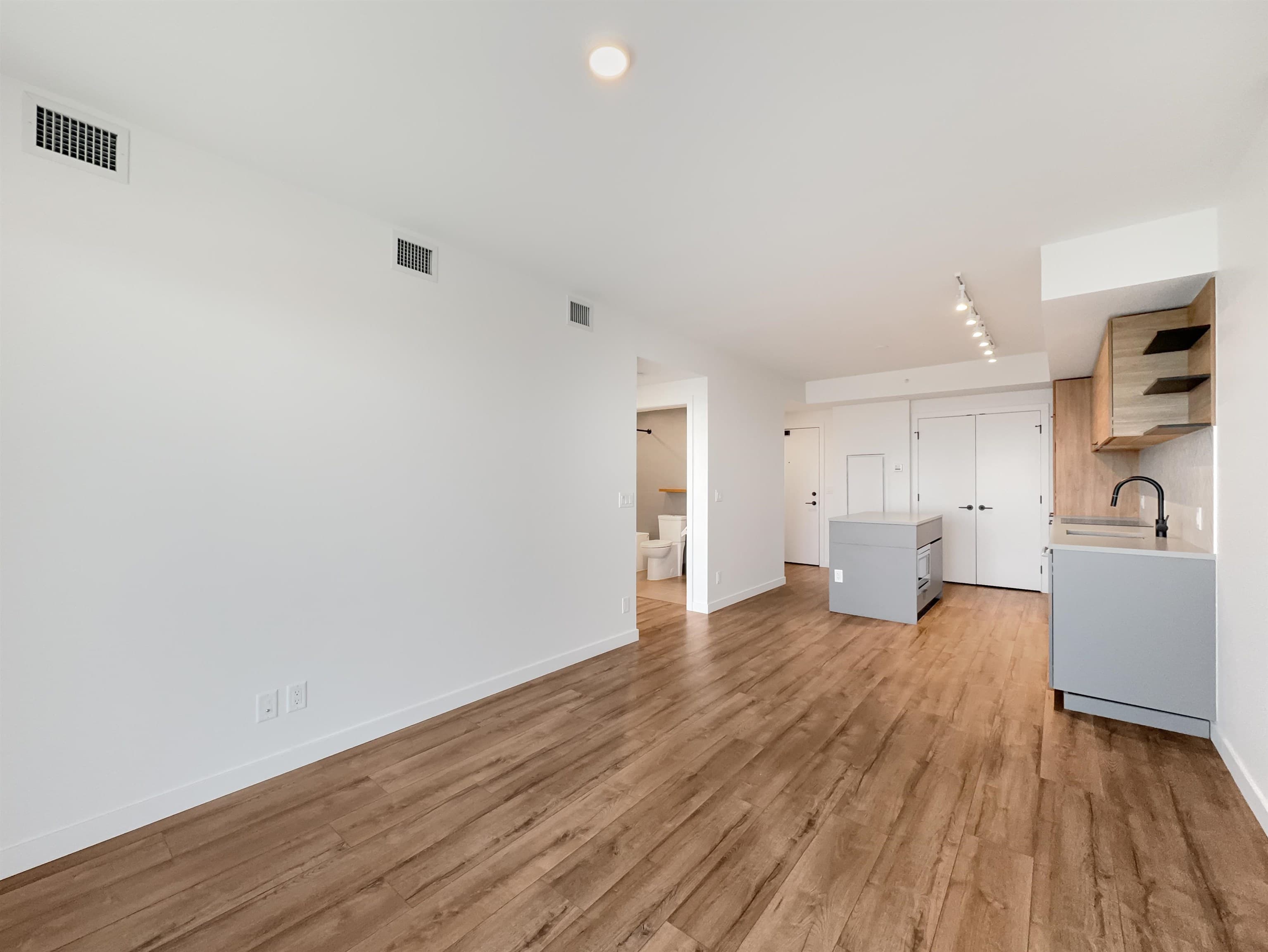 30xx - 10448 University Drive, Surrey, V3T 0S7 — photo 5