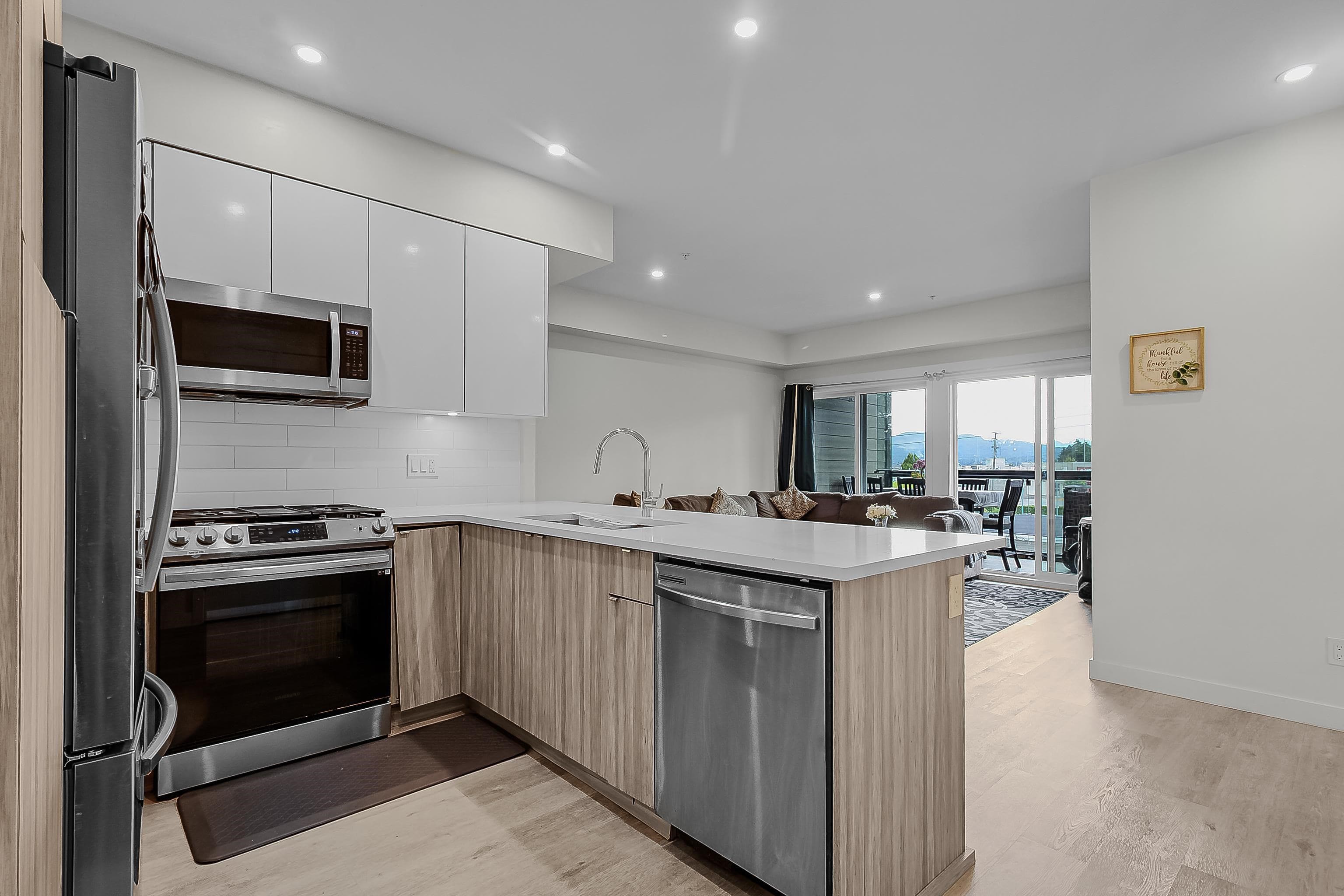 312 - 2649 James Street, Abbotsford, V2T 3L6 — photo 3