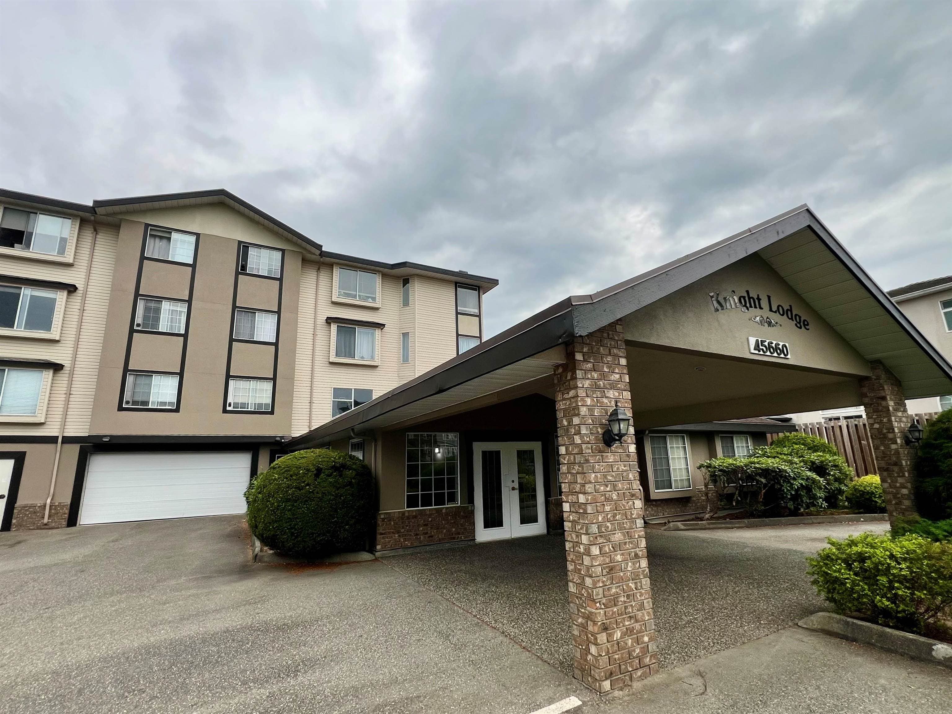 207 - 45660 Knight Road, Chilliwack, V2R 2X4 — photo 2