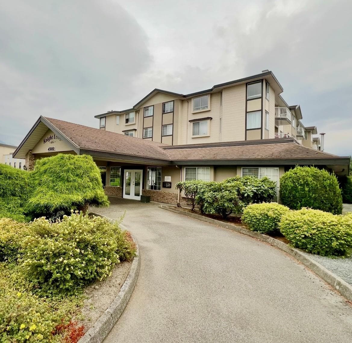 207 - 45660 Knight Road, Chilliwack, V2R 2X4 — photo 1