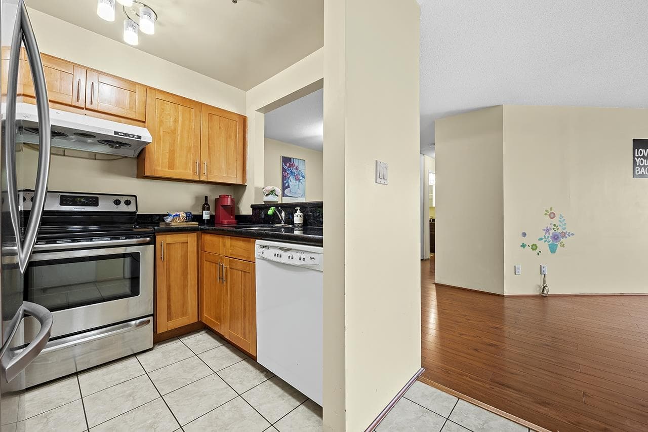 203 - 7800 St. Albans Road, Richmond, V6Y 3Y5 — photo 2