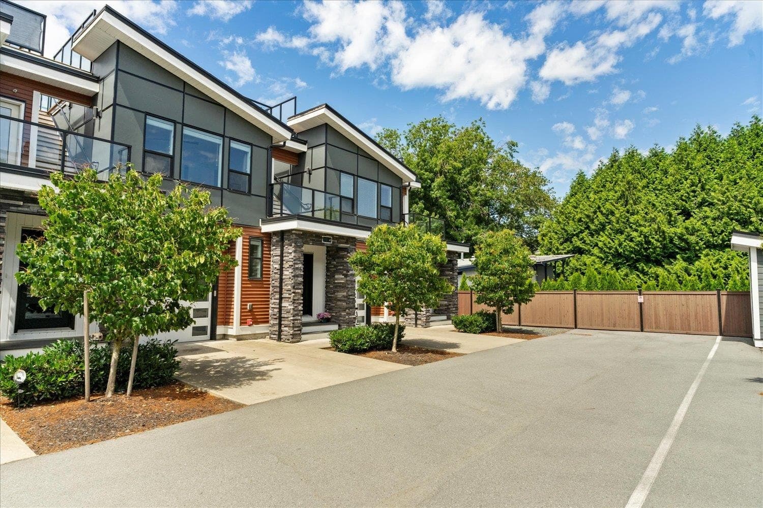 4 - 7140 Maitland Avenue, Chilliwack, V2R 6C9 — photo 2
