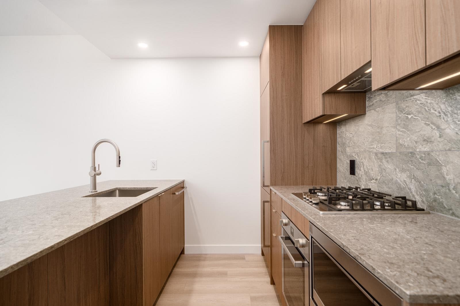 808 - 626 Claremont Street, Coquitlam, V3J 0T1 — photo 4