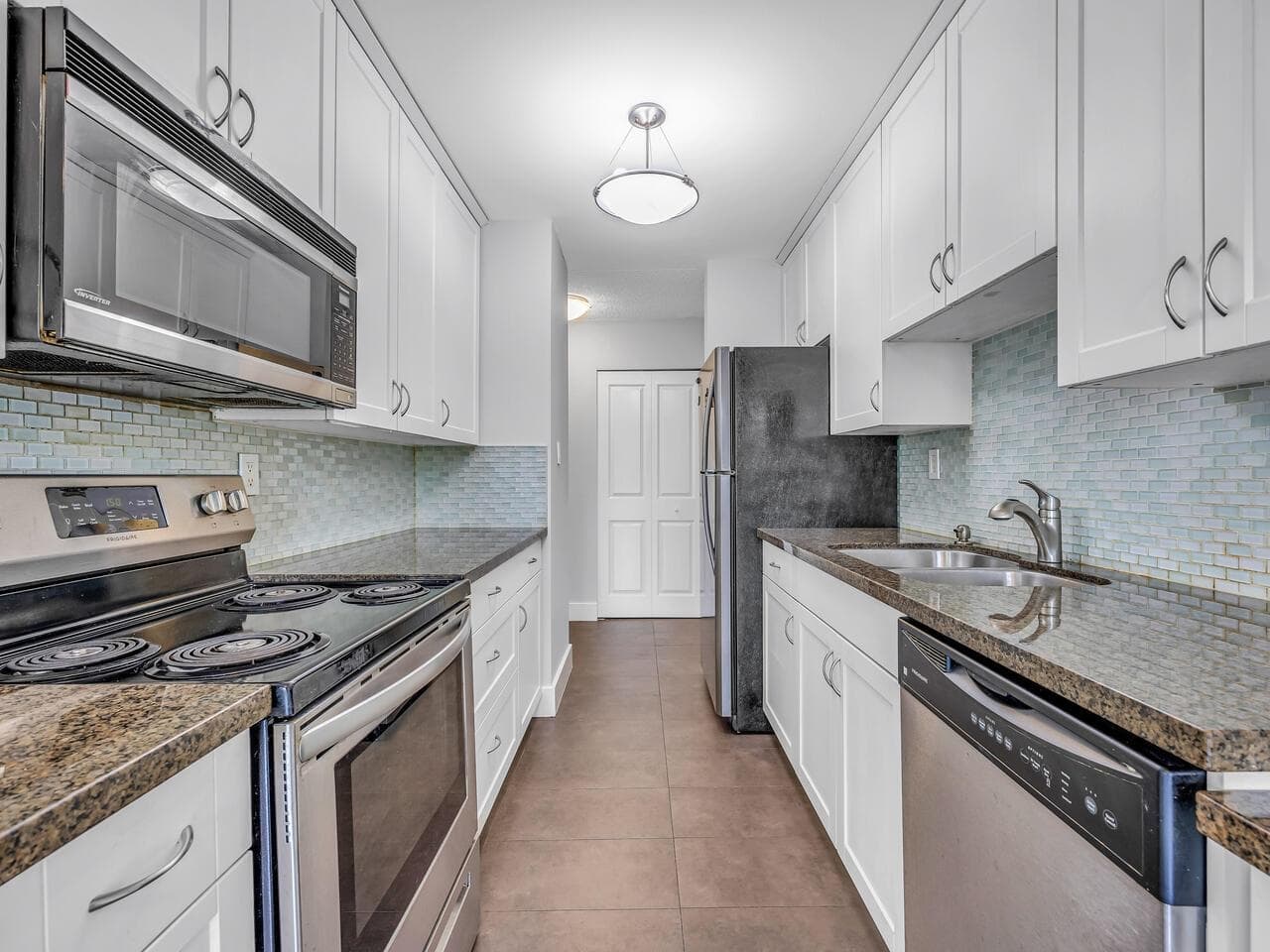 304 - 2224 Eton Street, Vancouver, V5L 1C8 — photo 3