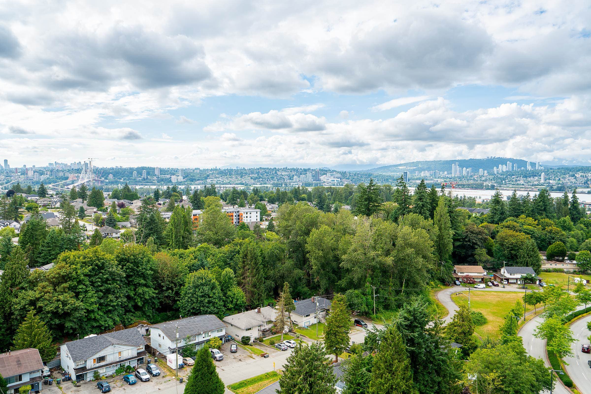 1704 - 10899 University Drive, Surrey, V3T 5V2 — photo 2