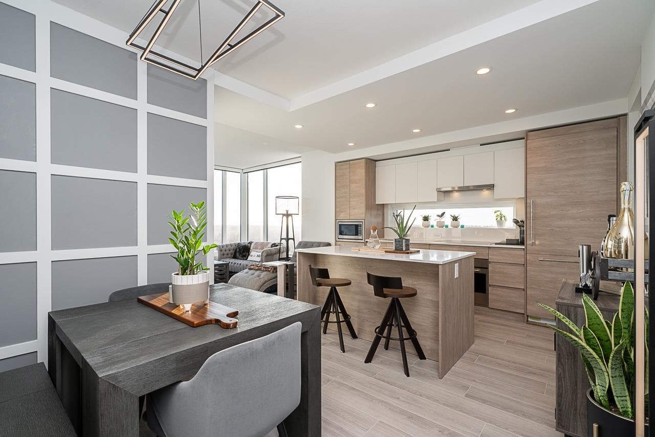 3003 - 13615 Fraser Highway, Surrey, V3T 0P7 — photo 1