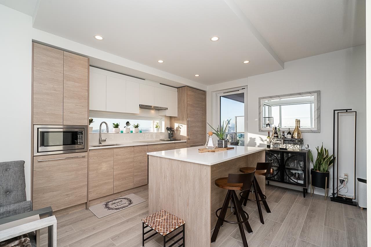 3003 - 13615 Fraser Highway, Surrey, V3T 0P7 — photo 4
