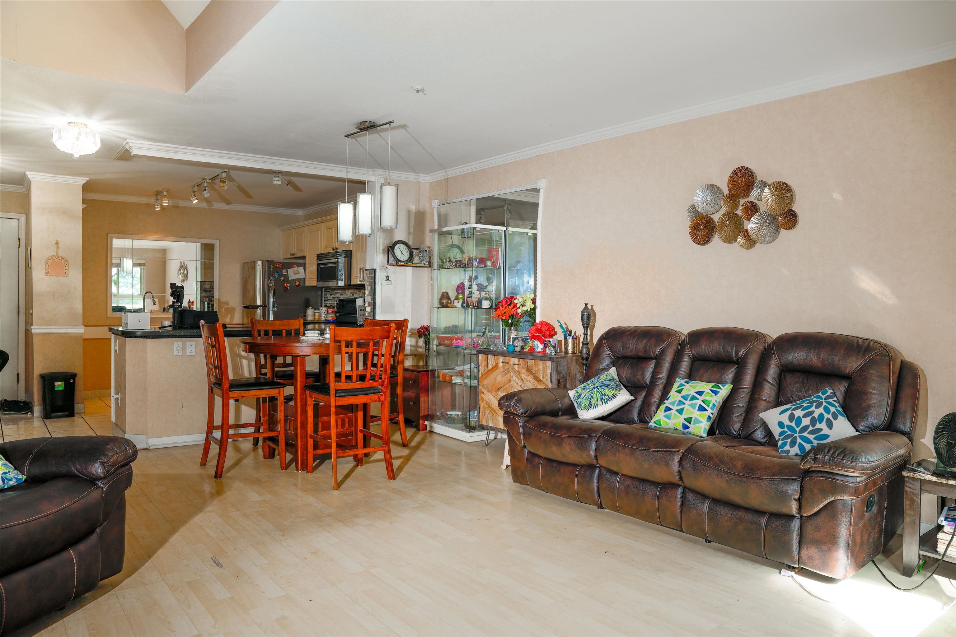 410 - 7435 121a Street, Surrey, V3W 0W8 — photo 2