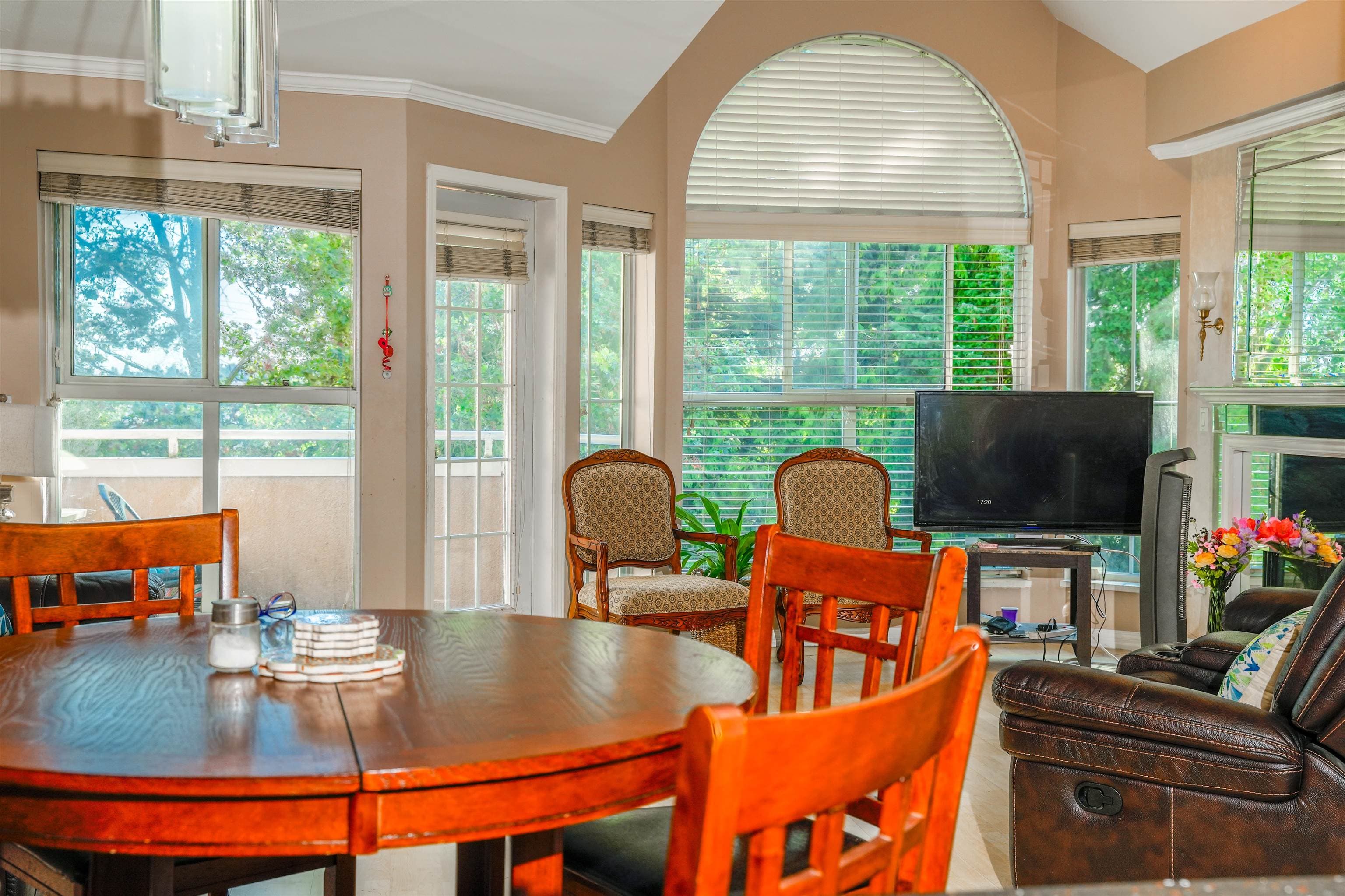 410 - 7435 121a Street, Surrey, V3W 0W8 — photo 4