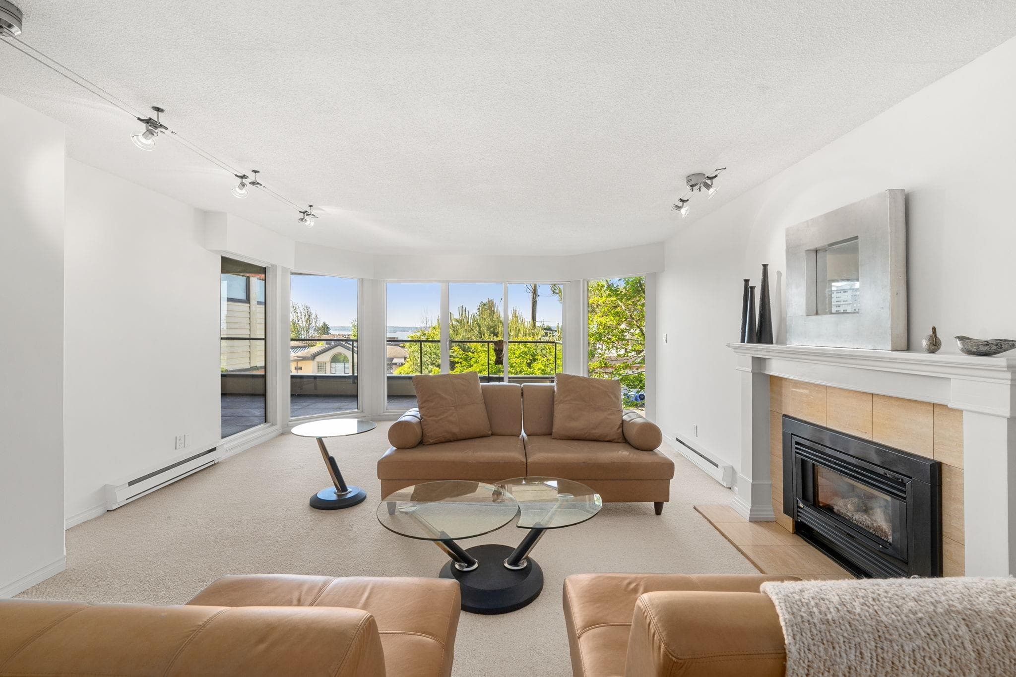 201 - 2408 Haywood Avenue, West Vancouver