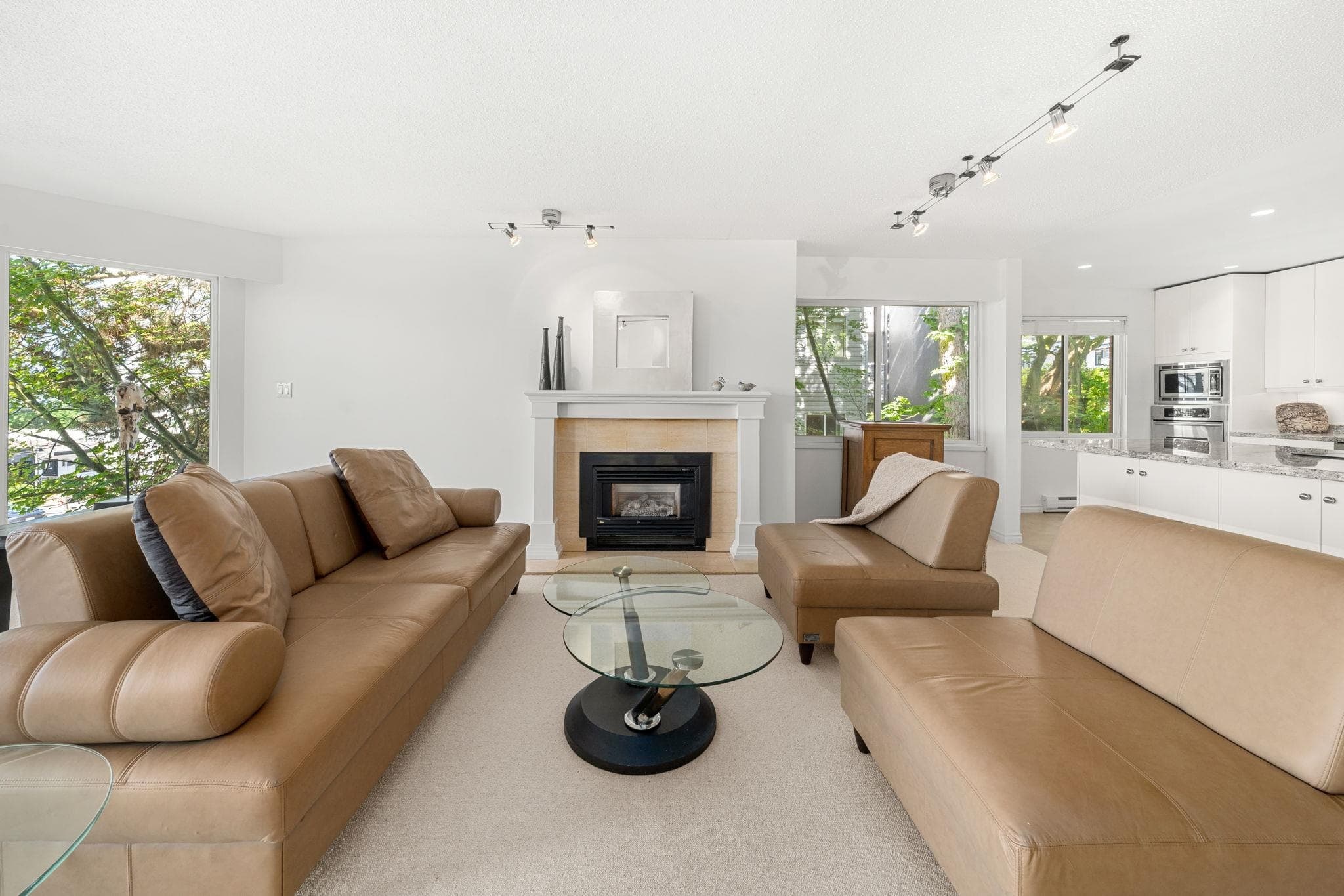 201 - 2408 Haywood Avenue, West Vancouver, V7V 1Y1 — photo 4
