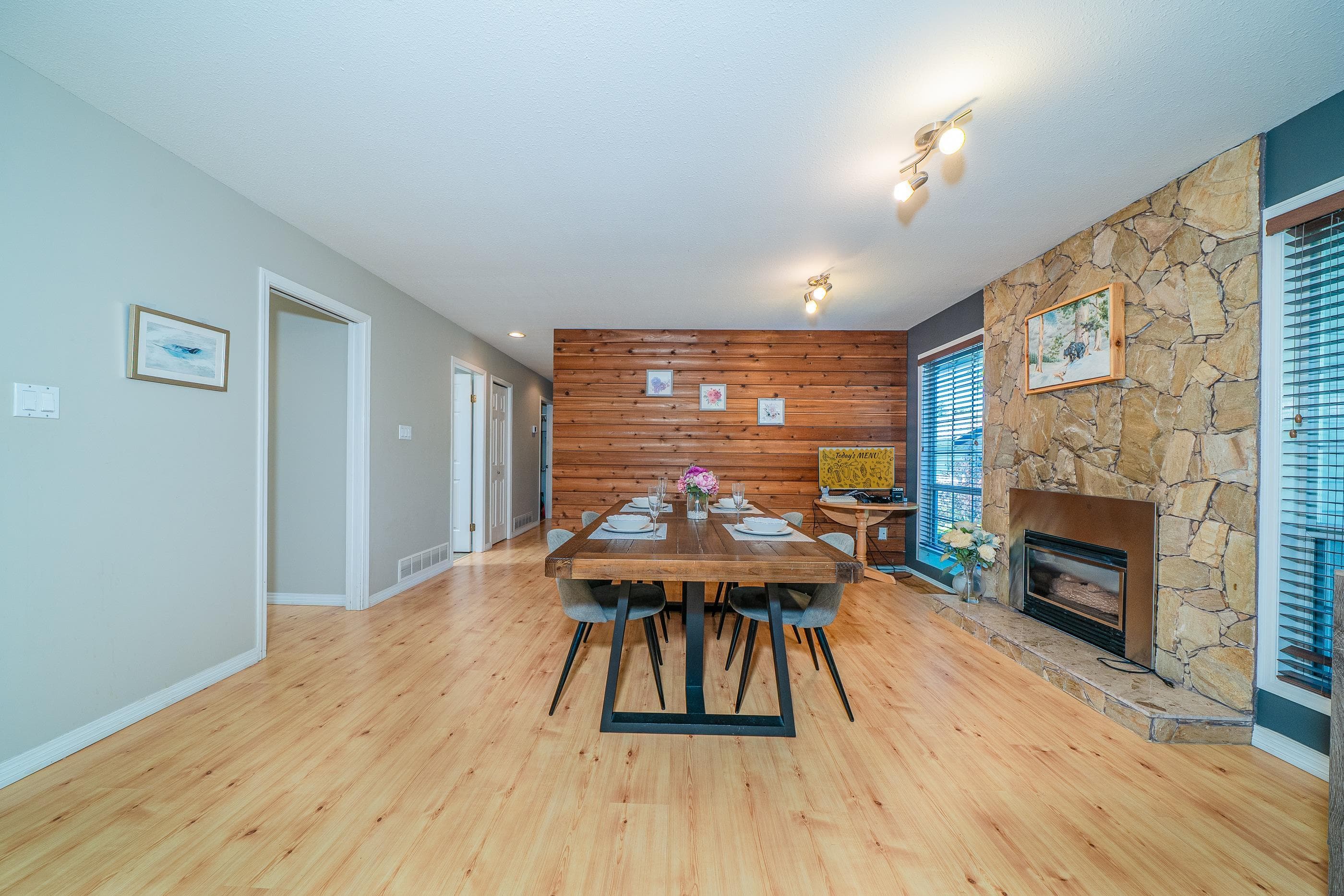 21934 Highview Place, Maple Ridge, V2X 0V3 — photo 3