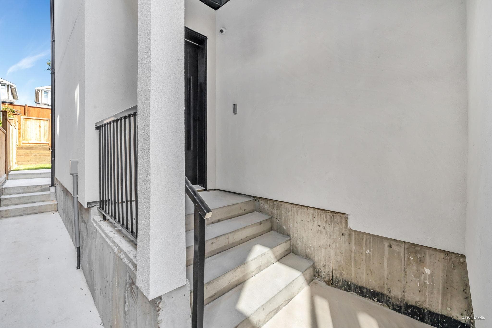 2 773 E 61st Avenue, Vancouver, V5X 2C1 — photo 3