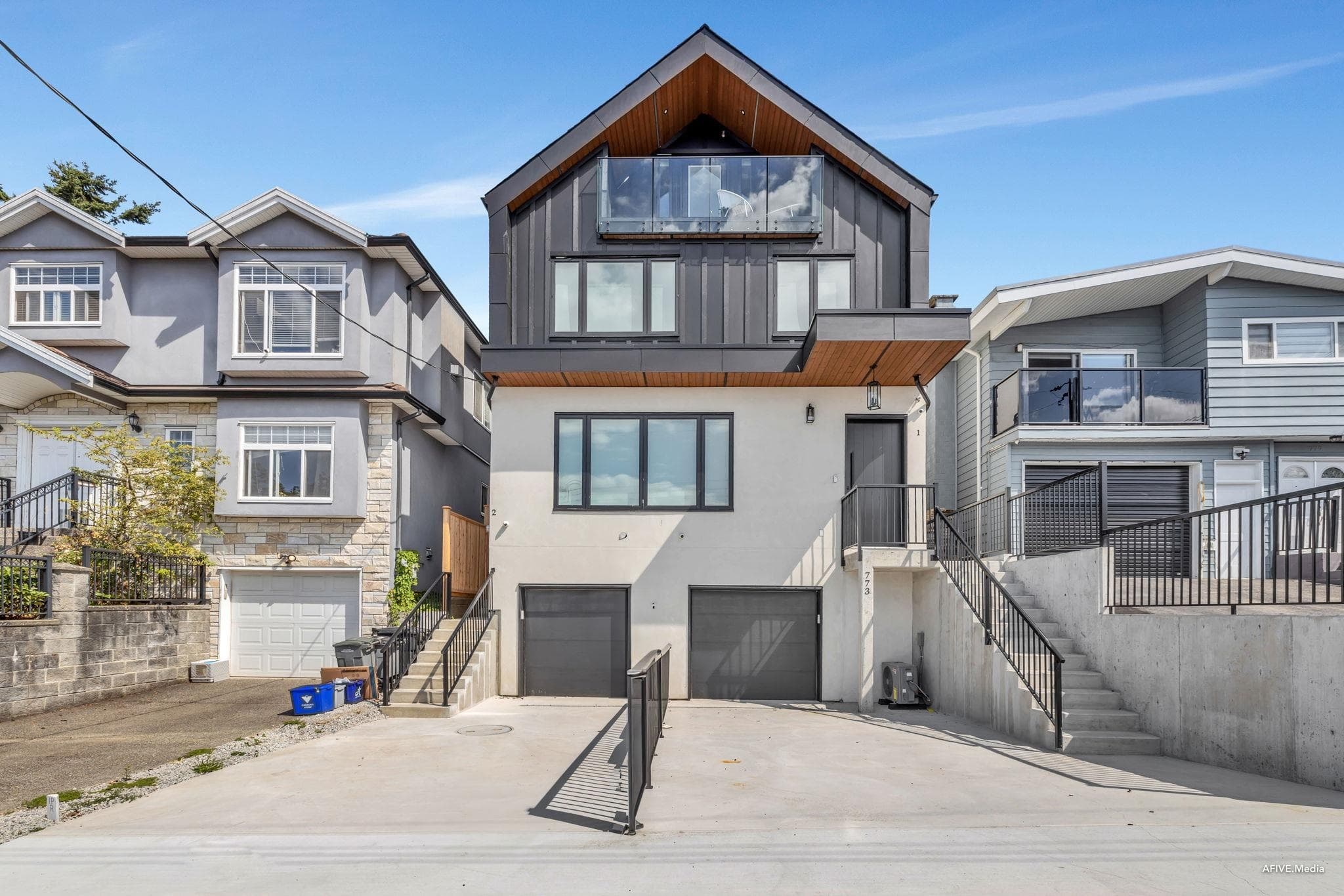 2 773 E 61st Avenue, Vancouver