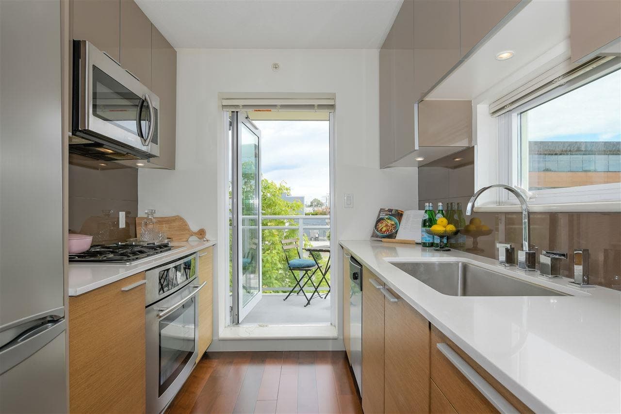 307 - 1808 W 3rd Avenue, Vancouver, V6J 0C4 — photo 1