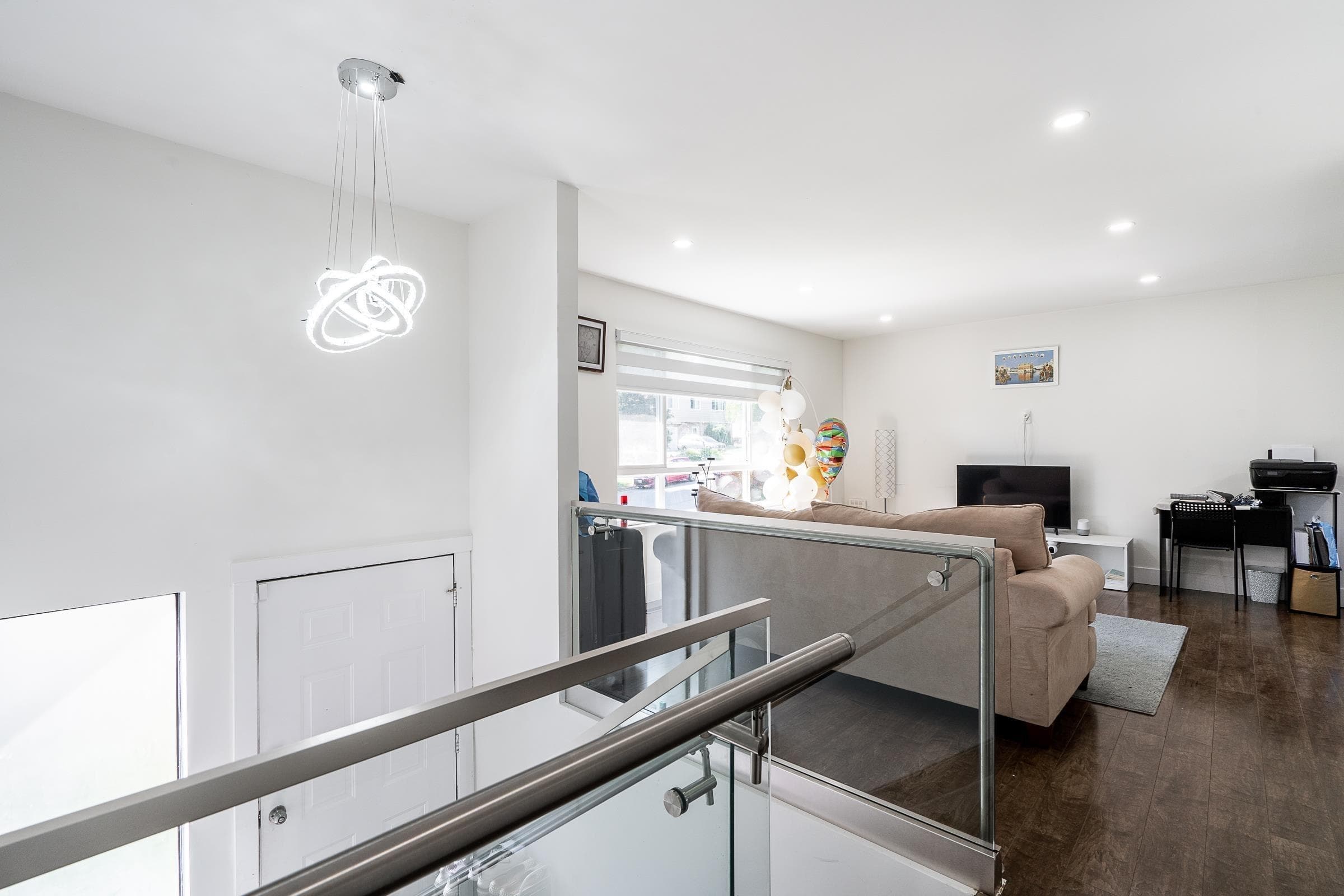 7902 Heron Street, Mission, V2V 6A1 — photo 4