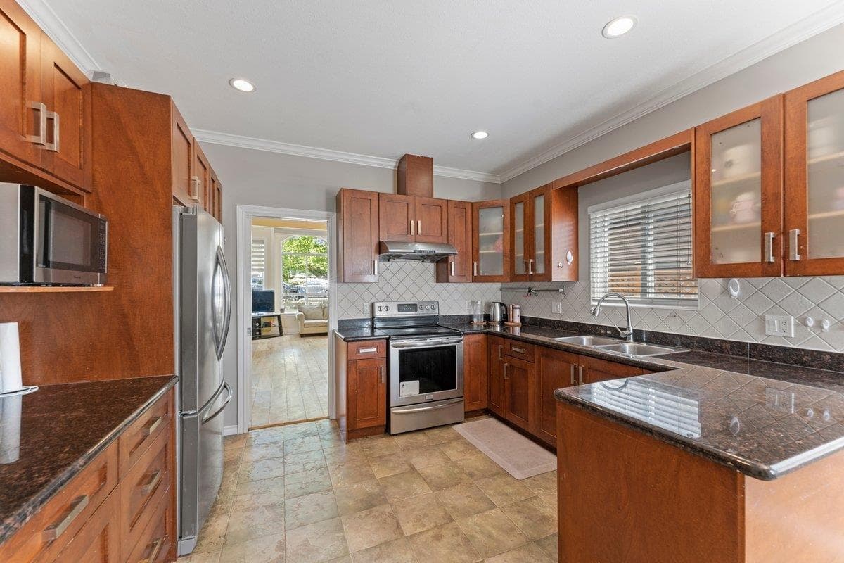 7770 16th Avenue, Burnaby, V3N 1P9 — photo 5