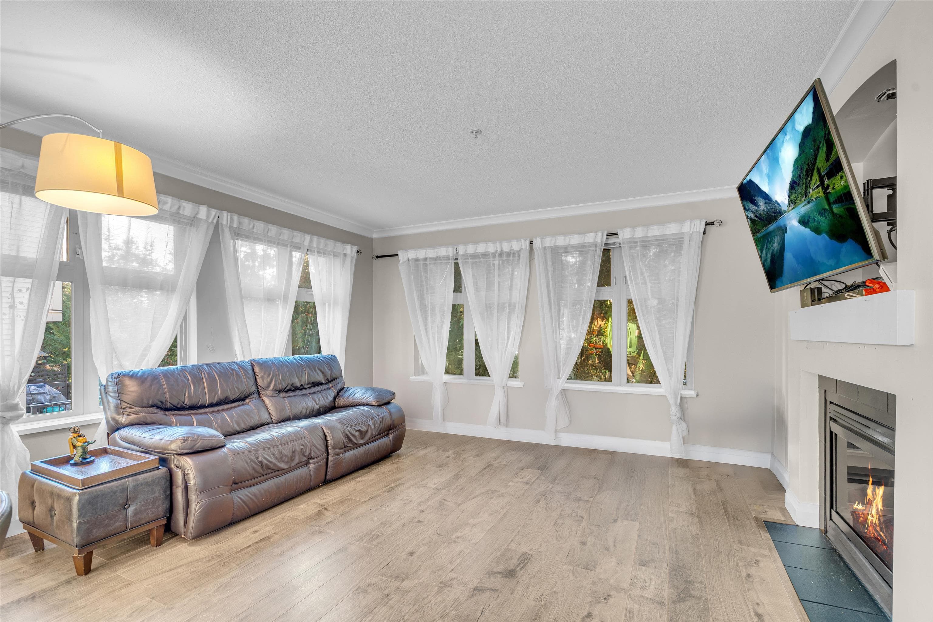 210 - 15220 Guildford Drive, Surrey, V3R 0Y6 — photo 2