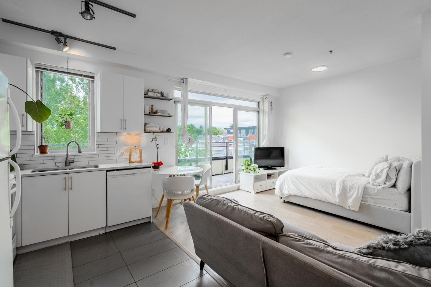 PH1 - 688 E 17th Avenue, Vancouver, V5V 0A8 — photo 2