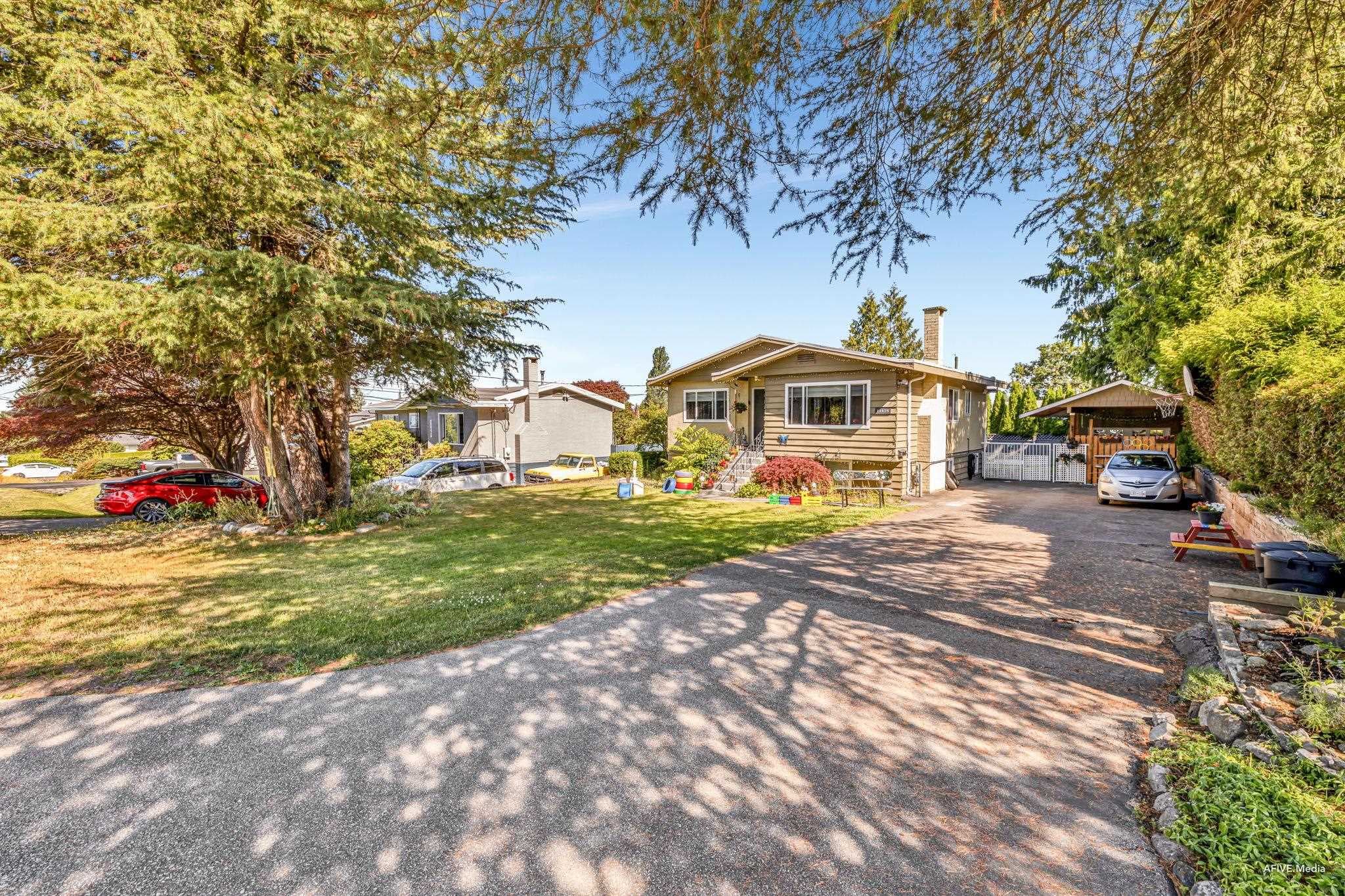 11475 92a Avenue, Delta, V4C 3M6 — photo 2