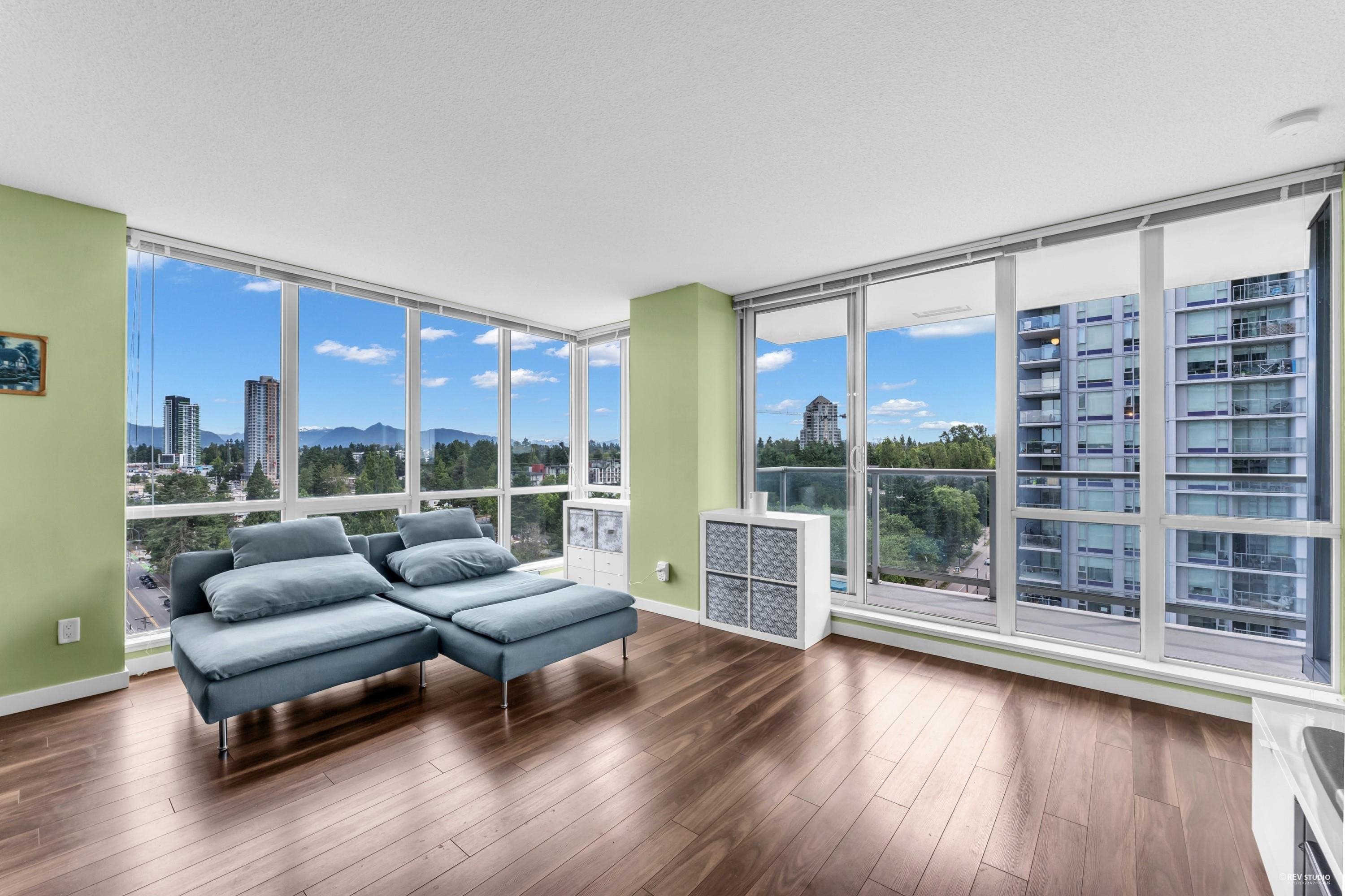 1207 - 13688 100 Avenue, Surrey, V3T 0G5 — photo 1
