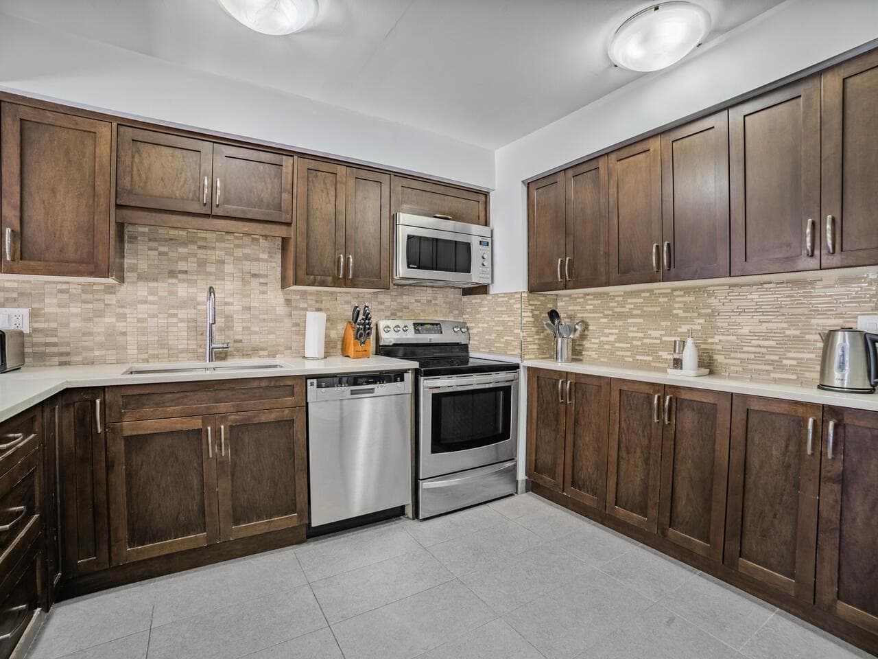 1825 Goleta Drive, Burnaby, V5A 1P6 — photo 5