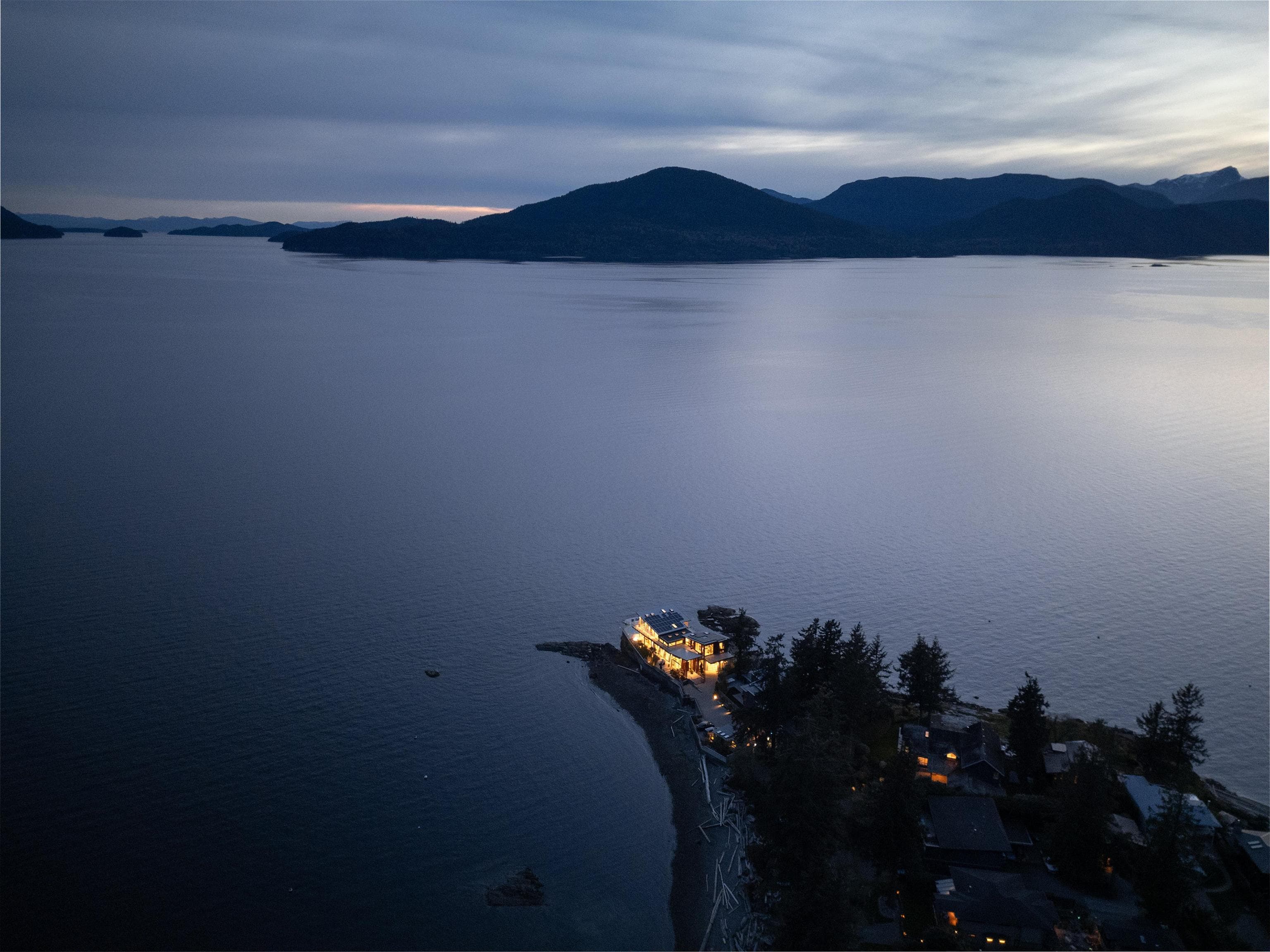 15 Brunswick Beach Road, Lions Bay, V0N 2E0 — photo 2