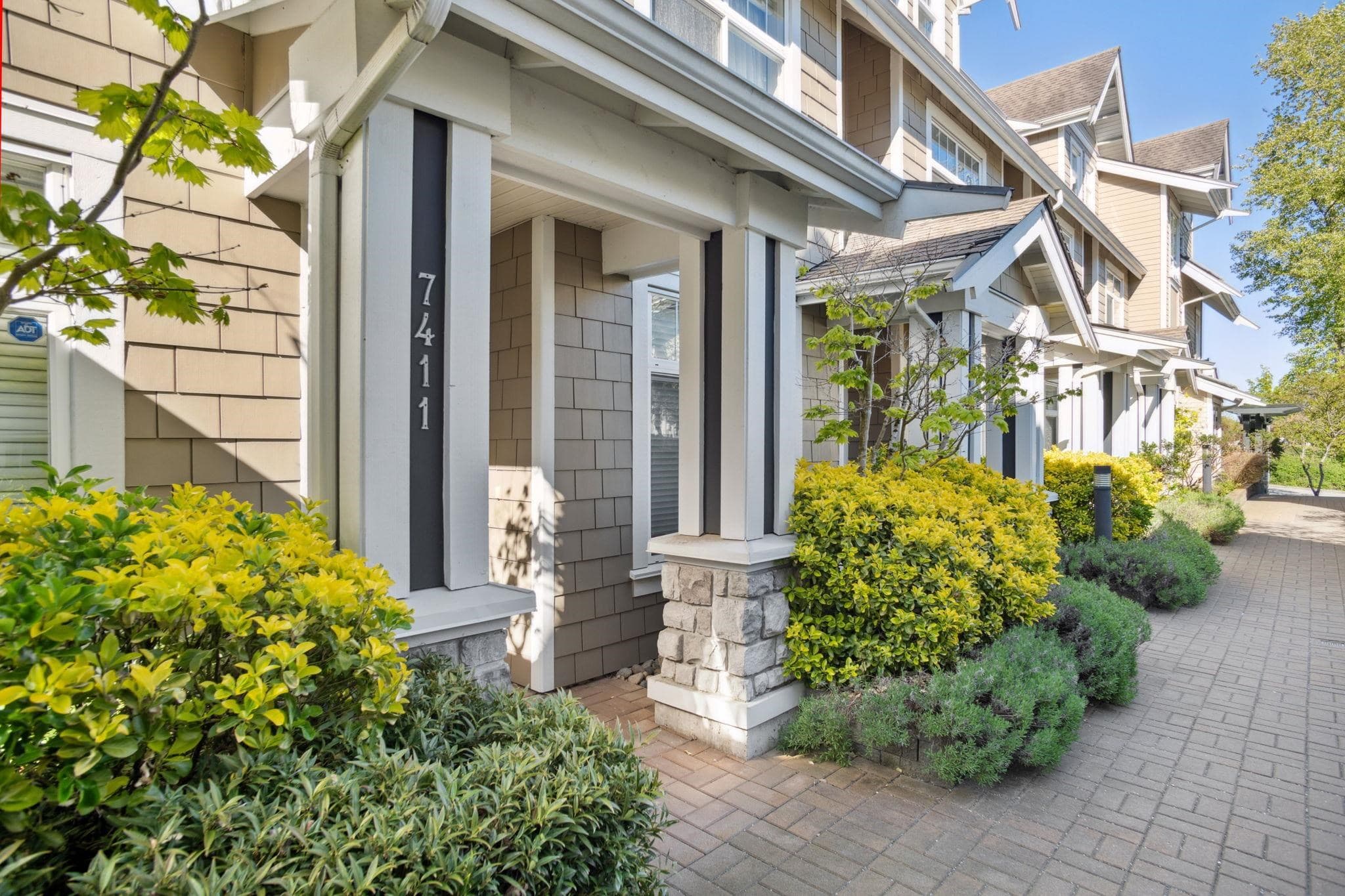 7411 Columbia Street, Vancouver, V5X 4X4 — photo 3