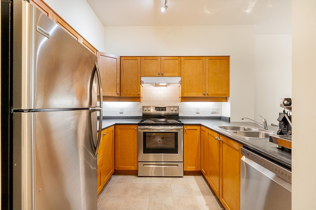113 - 808 Sangster Place, New Westminster, V3L 5W3 — photo 5