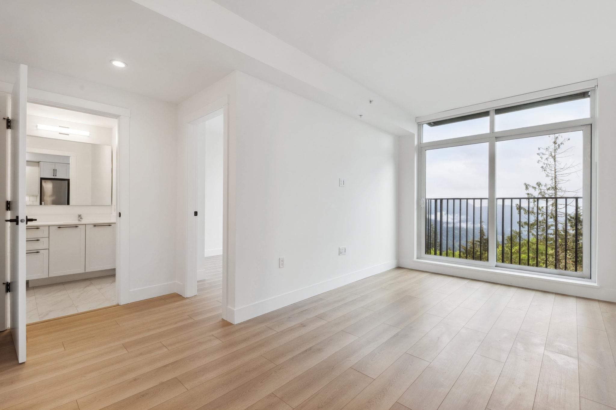 905 - 8750 University Crescent, Burnaby, V5A 0G9 — photo 3