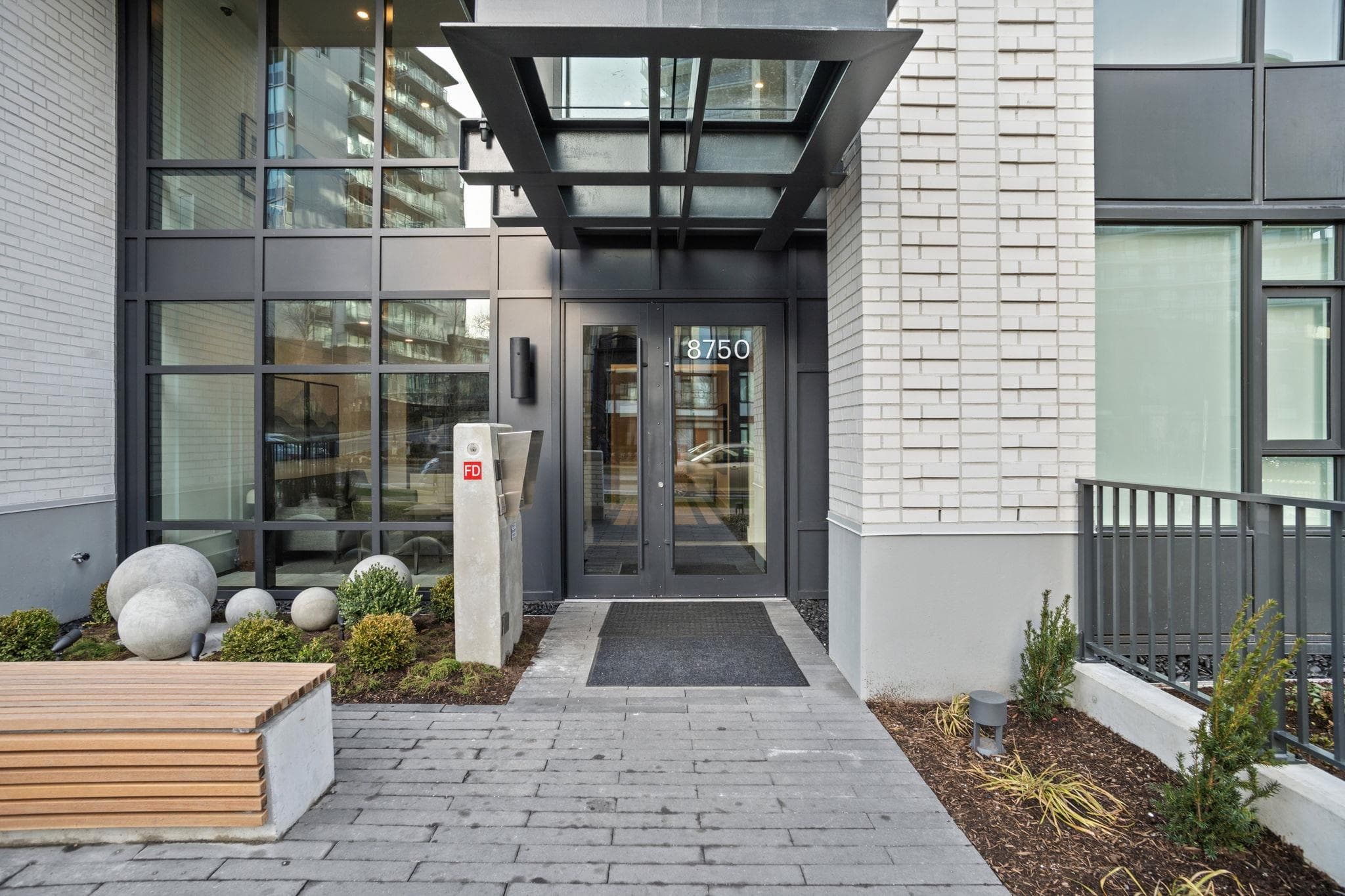 905 - 8750 University Crescent, Burnaby, V5A 0G9 — photo 4