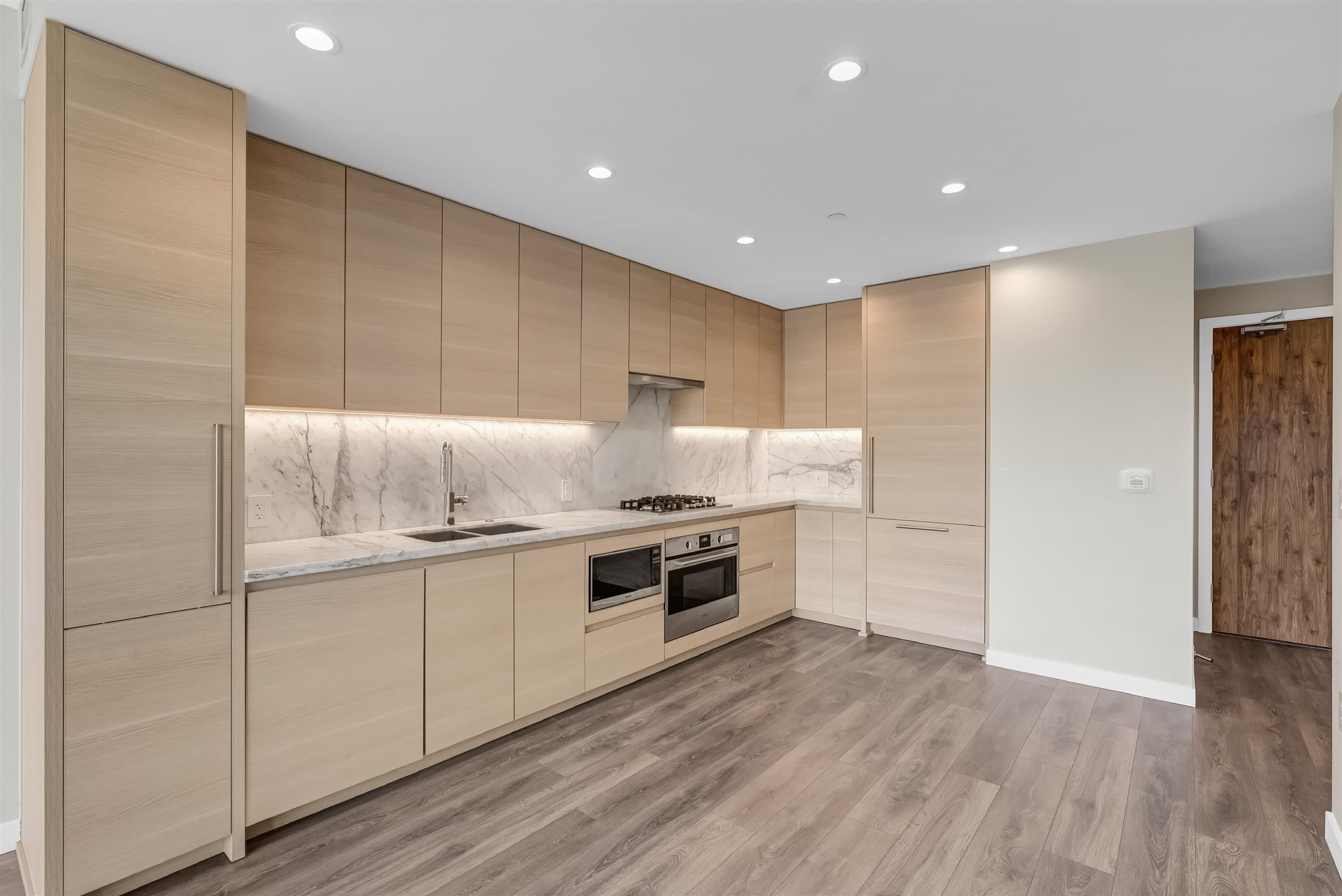 903 - 305 Morrissey Road, Port Moody, V3H 0M3 — photo 4