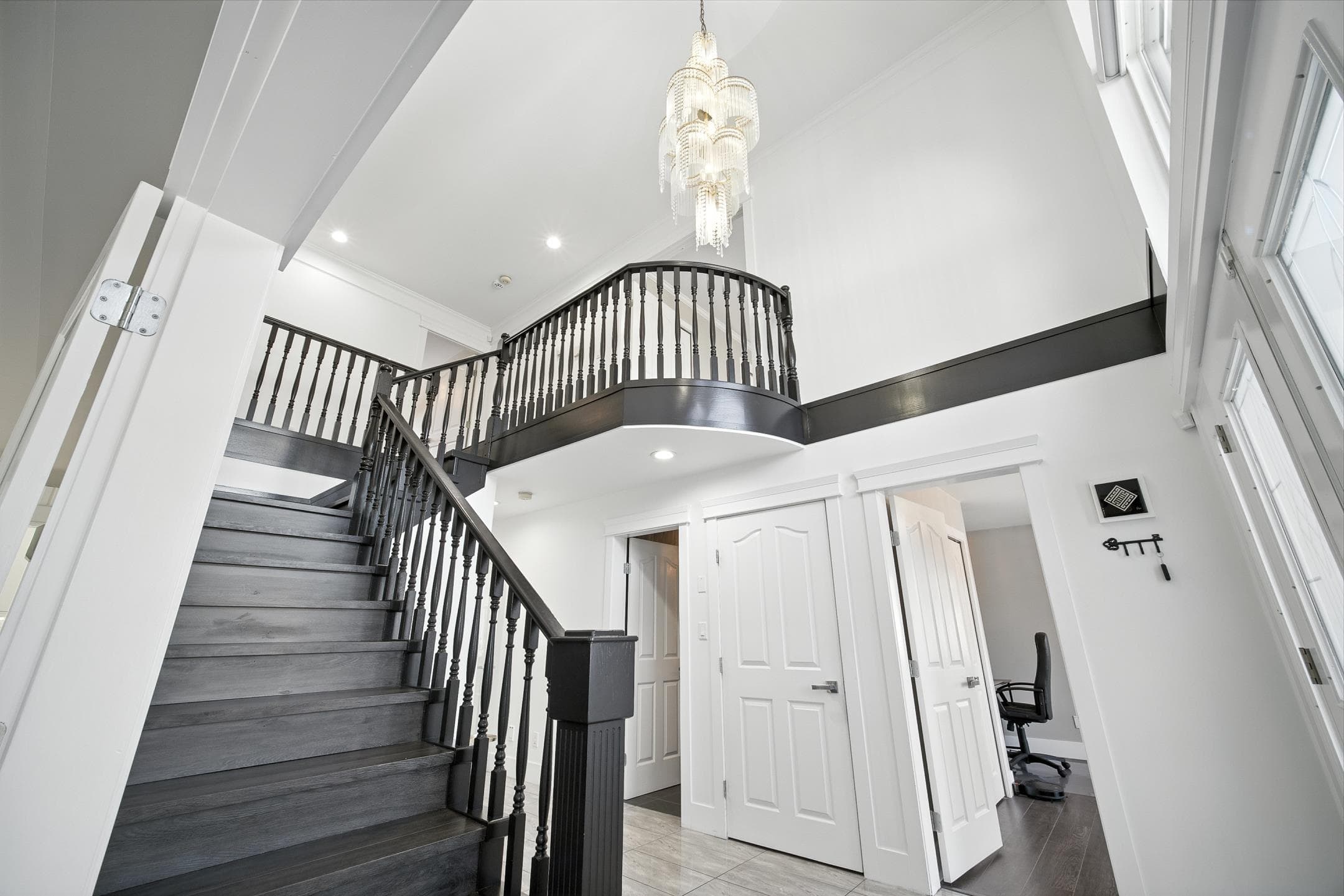 7563 1st Street, Burnaby, V3N 3T3 — photo 5