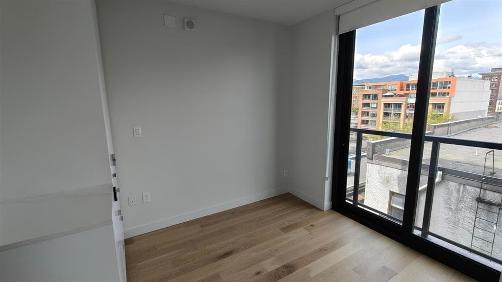 602 - 239 Keefer Street, Vancouver, V6A 1X6 — photo 4