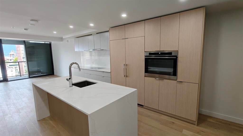 901 - 239 Keefer Street, Vancouver, V6A 1X6 — photo 2