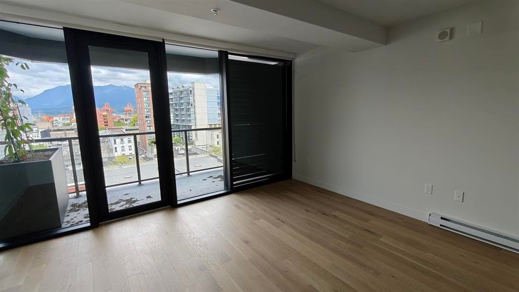 901 - 239 Keefer Street, Vancouver, V6A 1X6 — photo 5