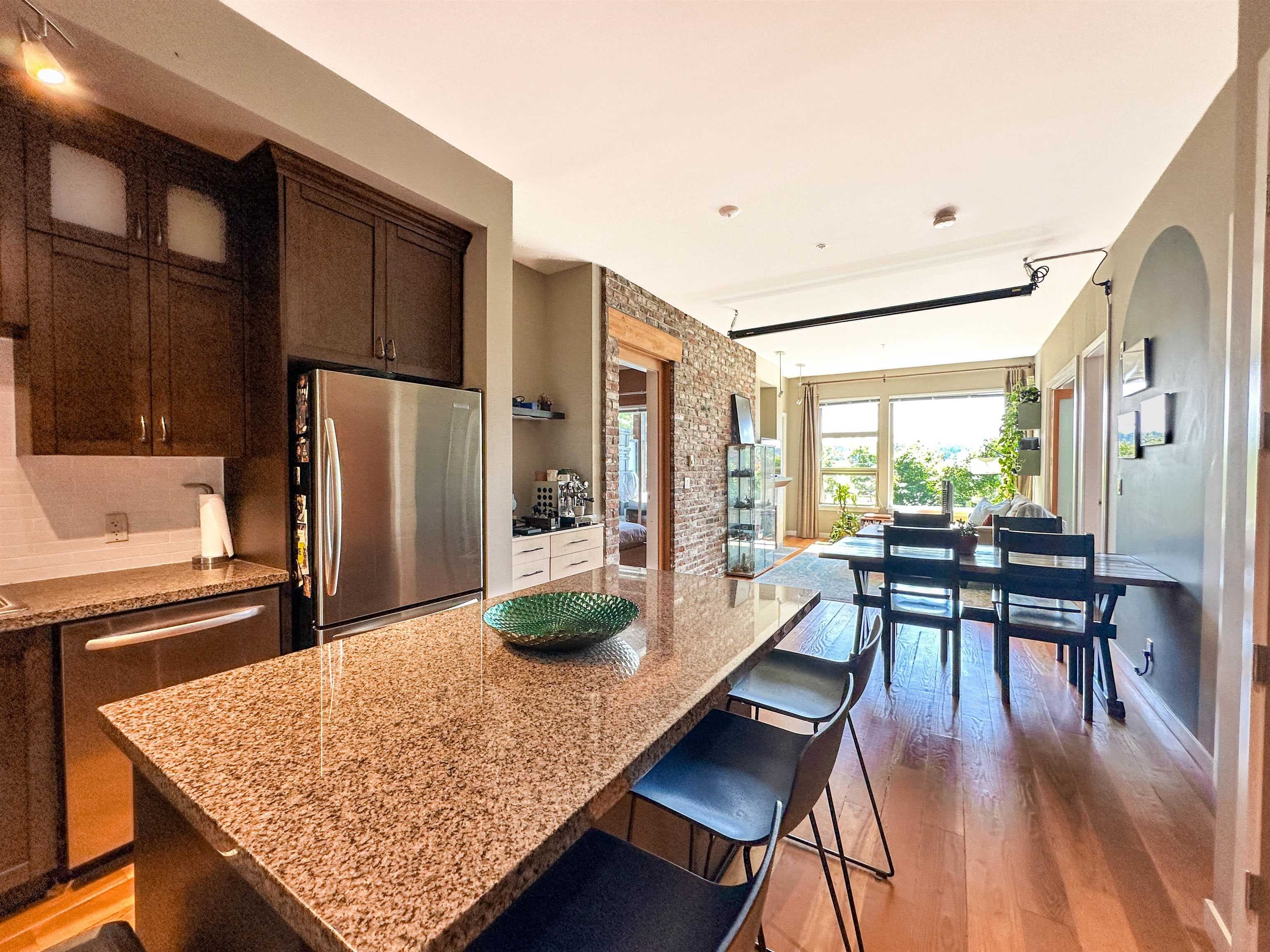 206 - 240 Salter Street, New Westminster, V3M 0C1 — photo 2